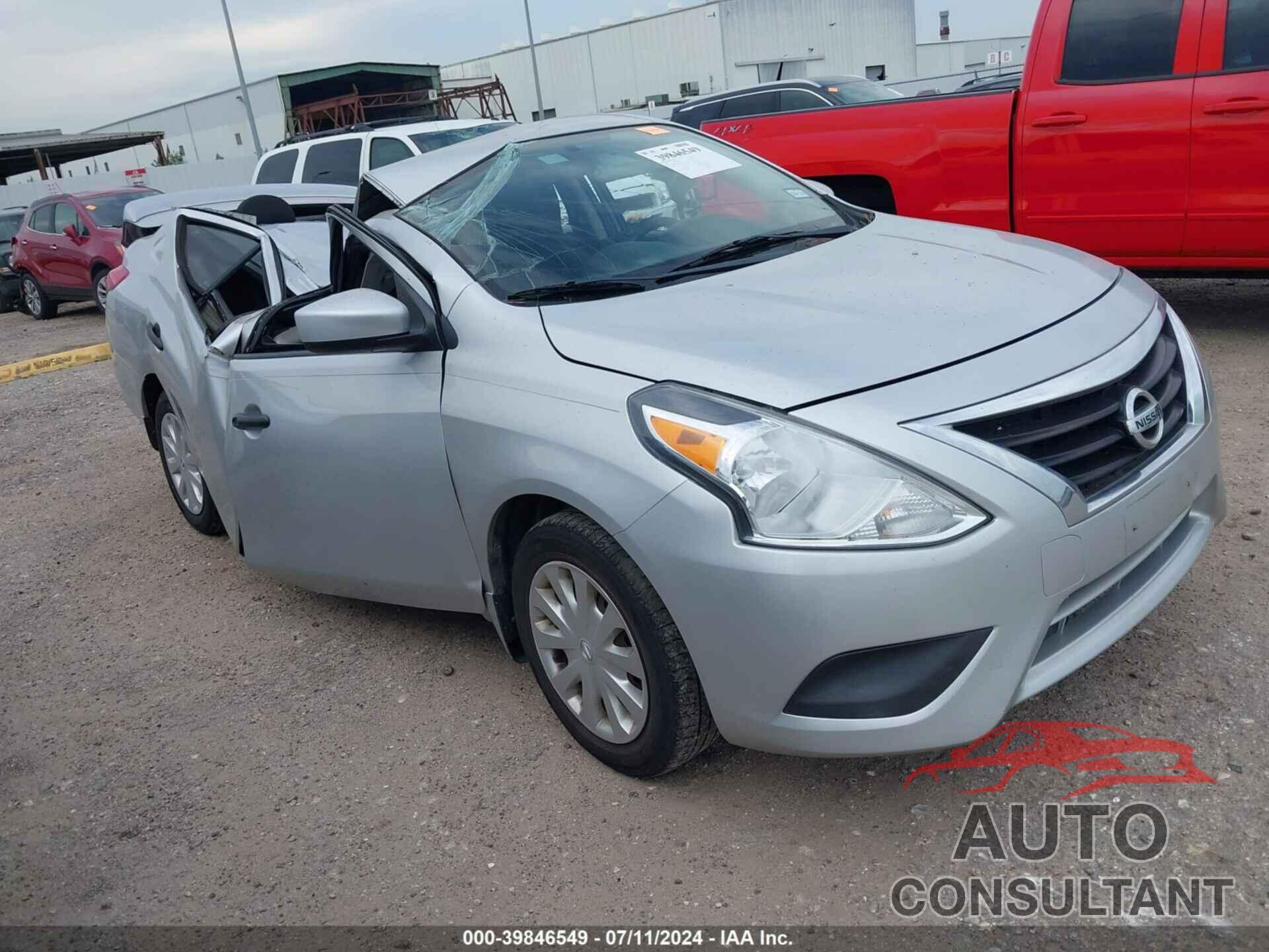 NISSAN VERSA 2017 - 3N1CN7AP8HL885312