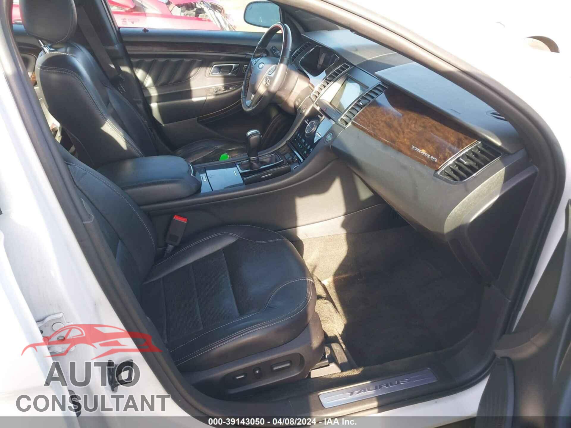 FORD TAURUS 2018 - 1FAHP2J85JG130708