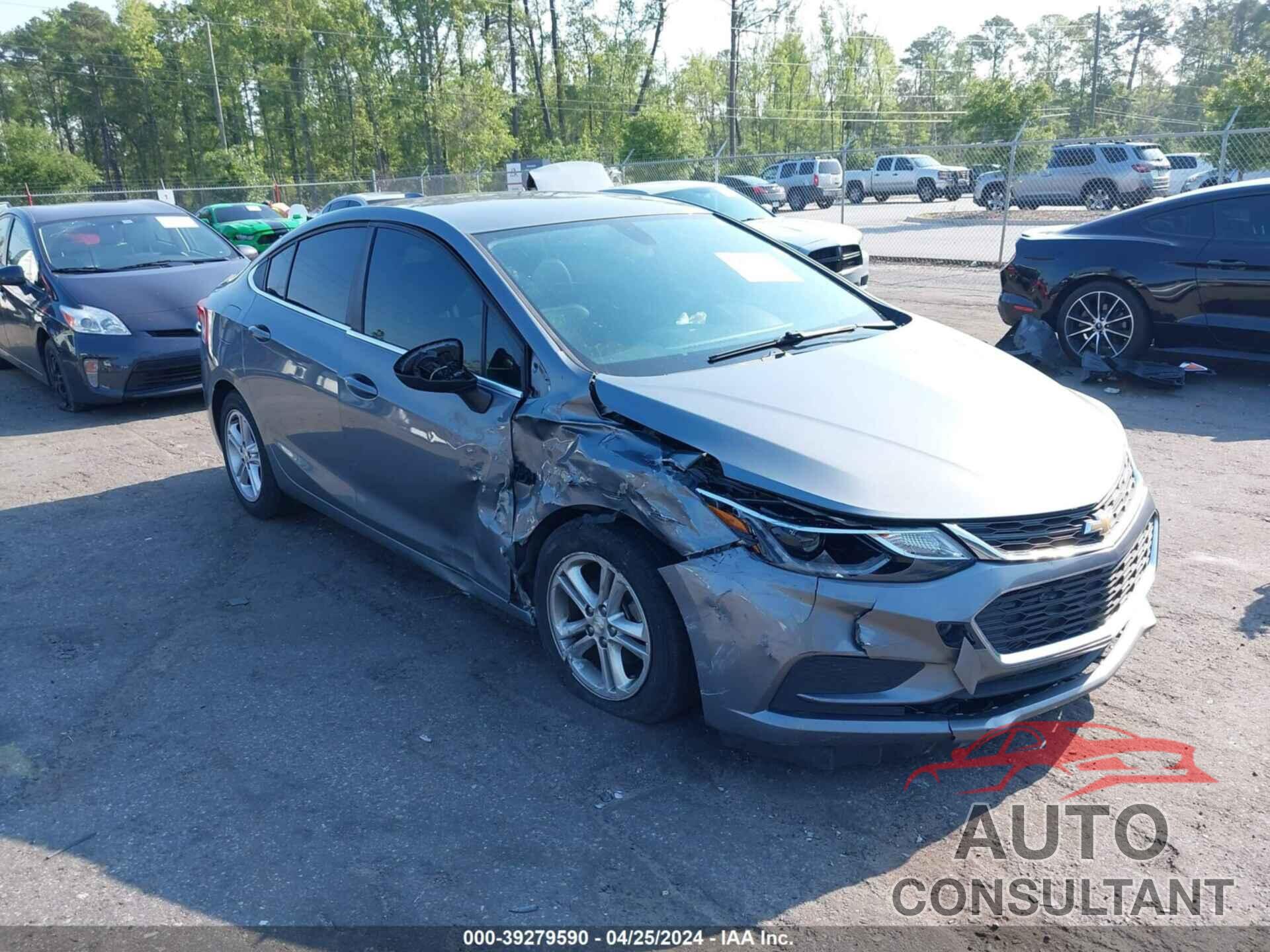 CHEVROLET CRUZE 2018 - 1G1BE5SM4J7124250