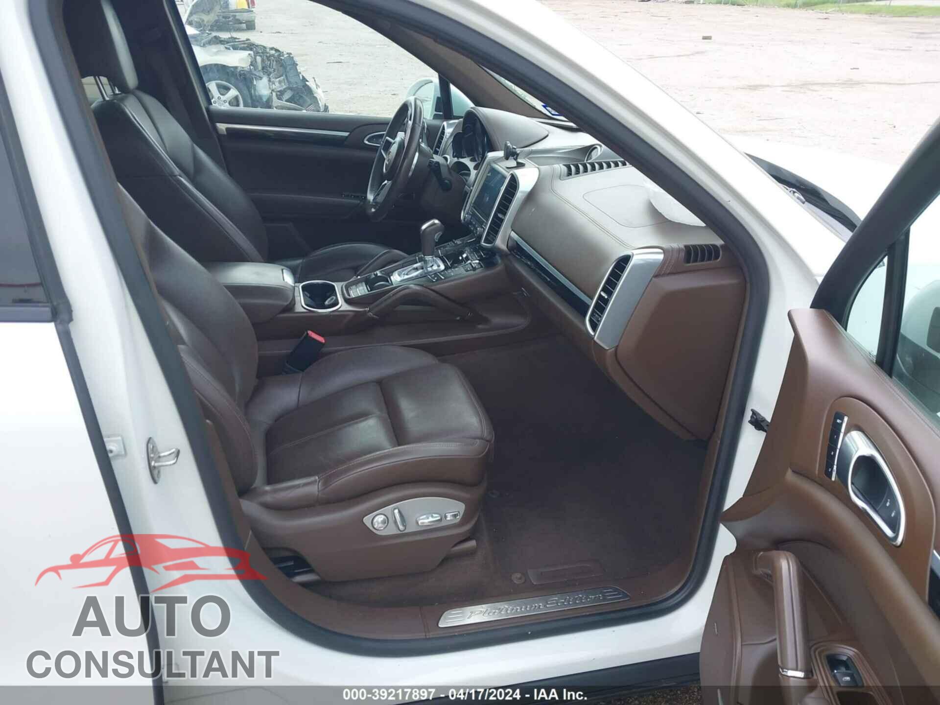 PORSCHE CAYENNE 2017 - WP1AA2A21HKA91422