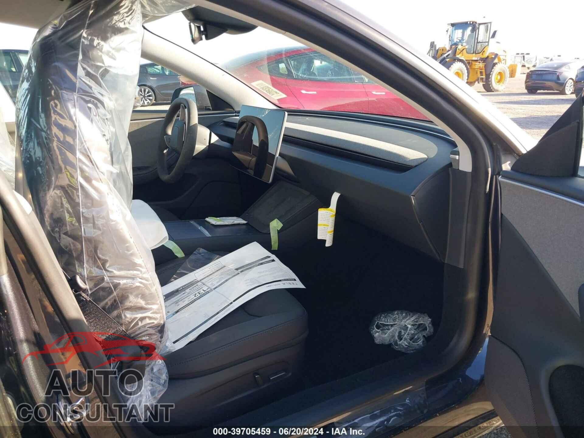 TESLA MODEL 3 2024 - 5YJ3E1EA7RF752668