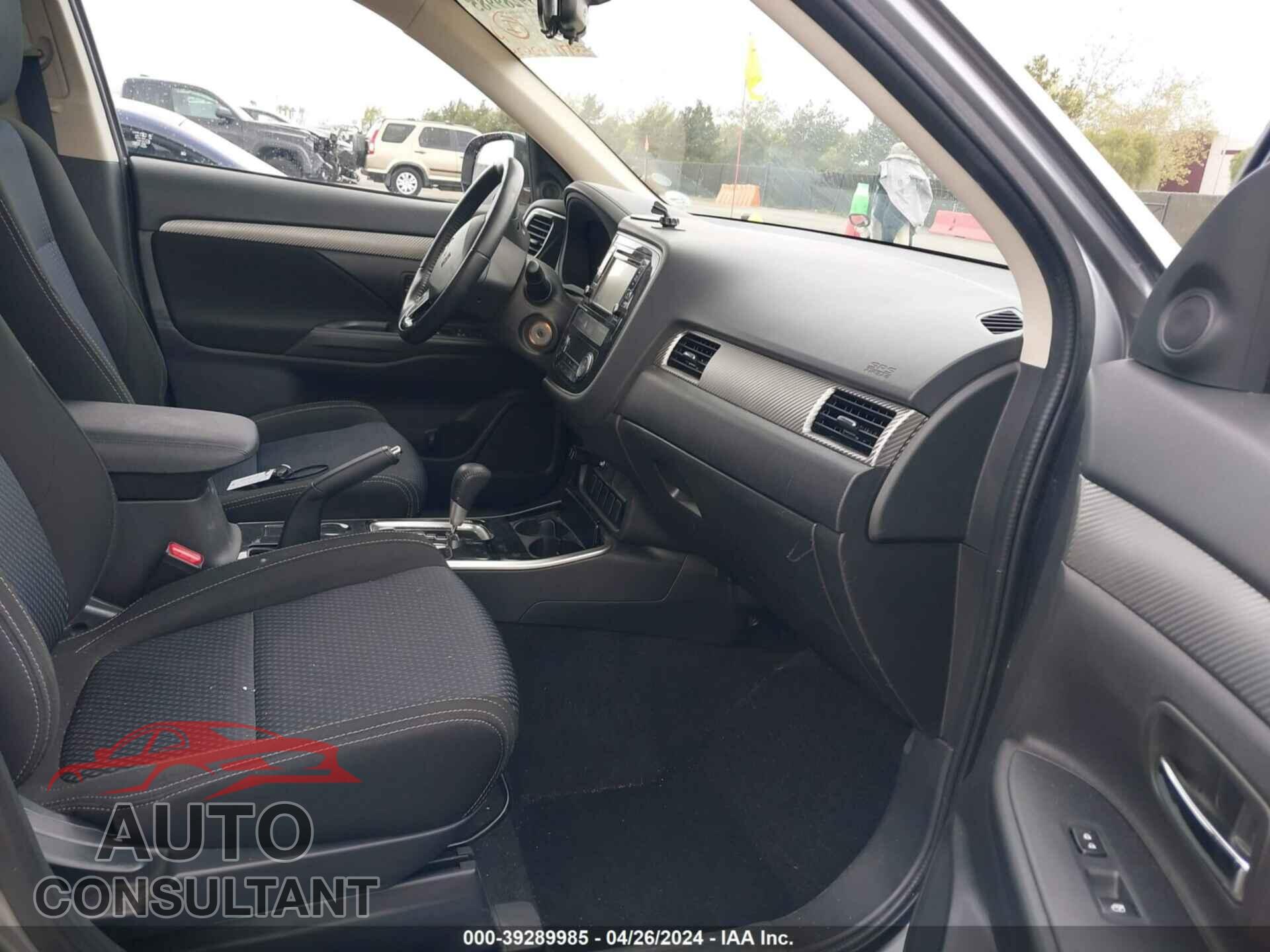 MITSUBISHI OUTLANDER 2017 - JA4AD2A32HZ055631
