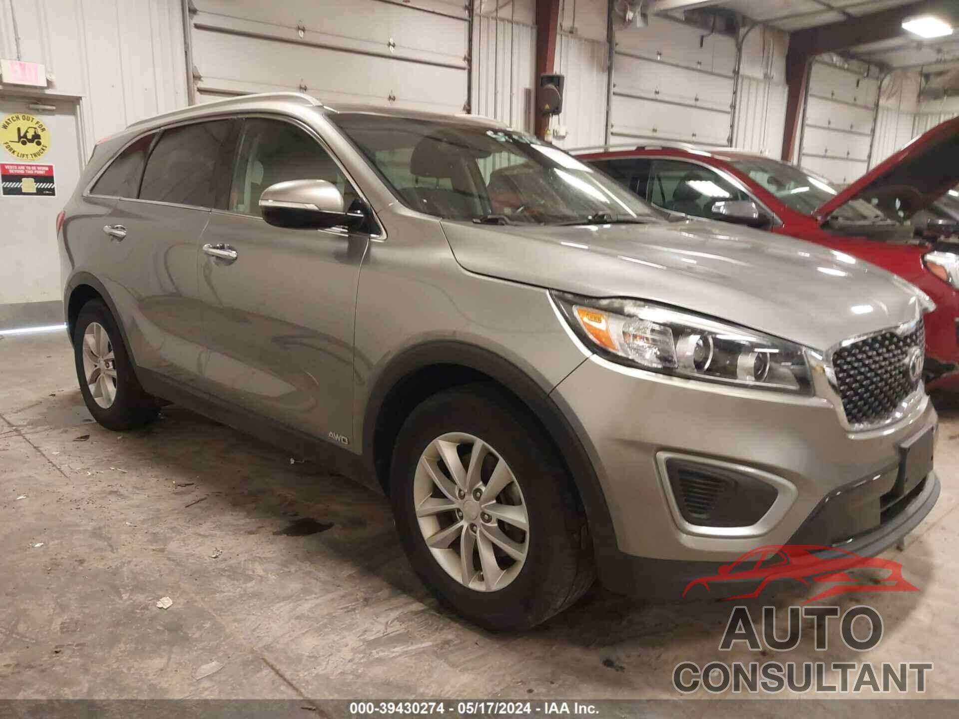 KIA SORENTO 2018 - 5XYPGDA38JG349400