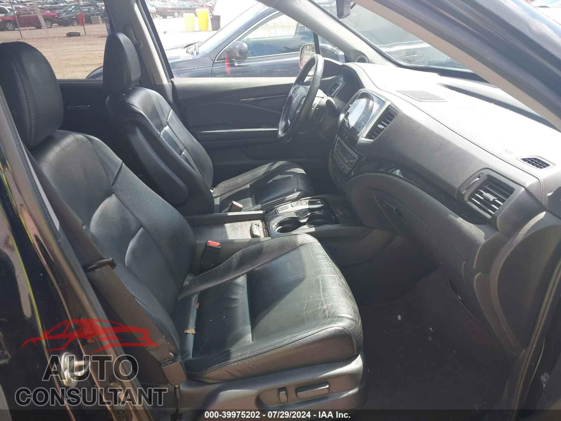 HONDA PILOT 2016 - 5FNYF6H96GB047357