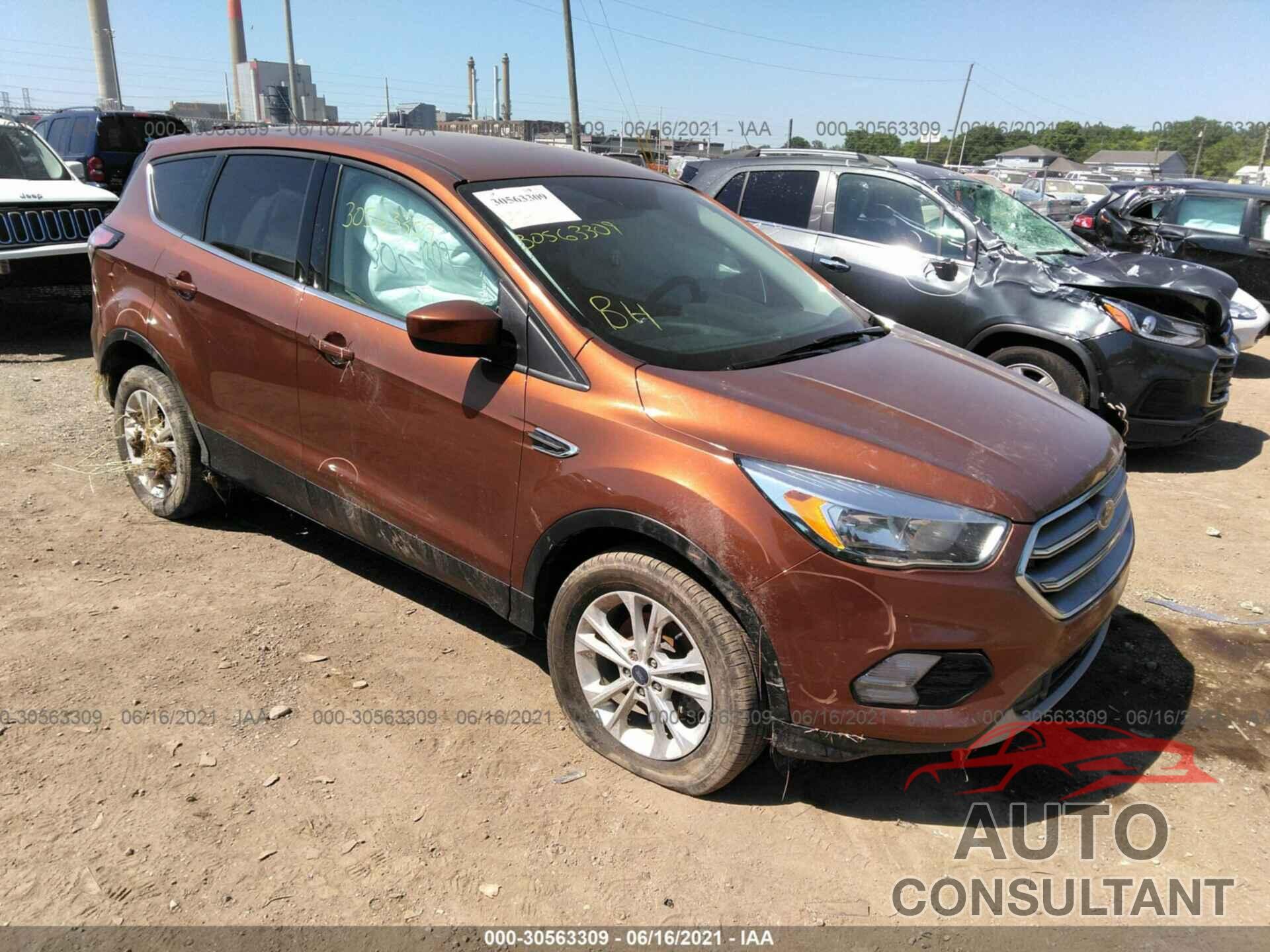 FORD ESCAPE 2017 - 1FMCU0GDXHUD58524