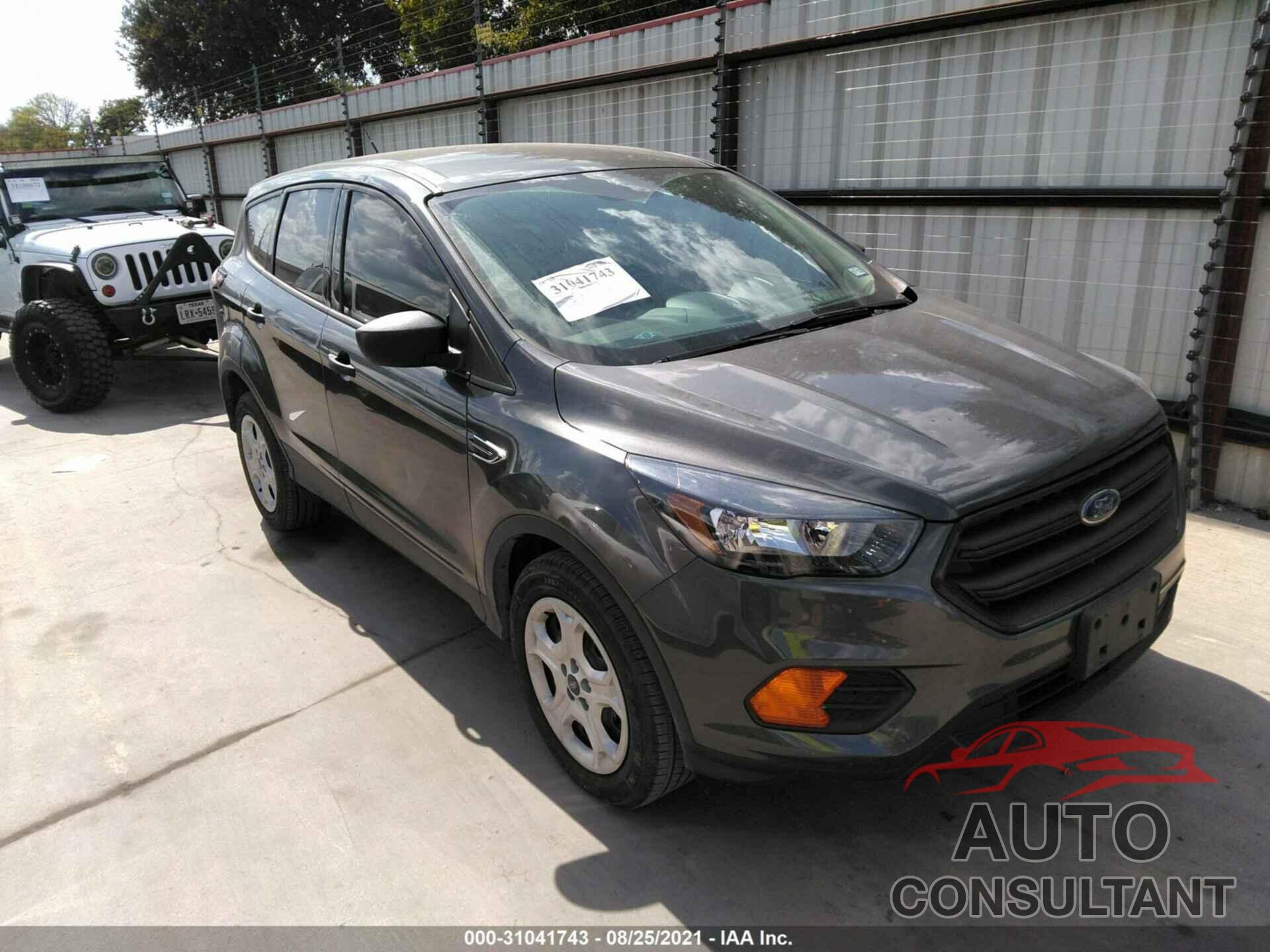 FORD ESCAPE 2018 - 1FMCU0F71JUD50135