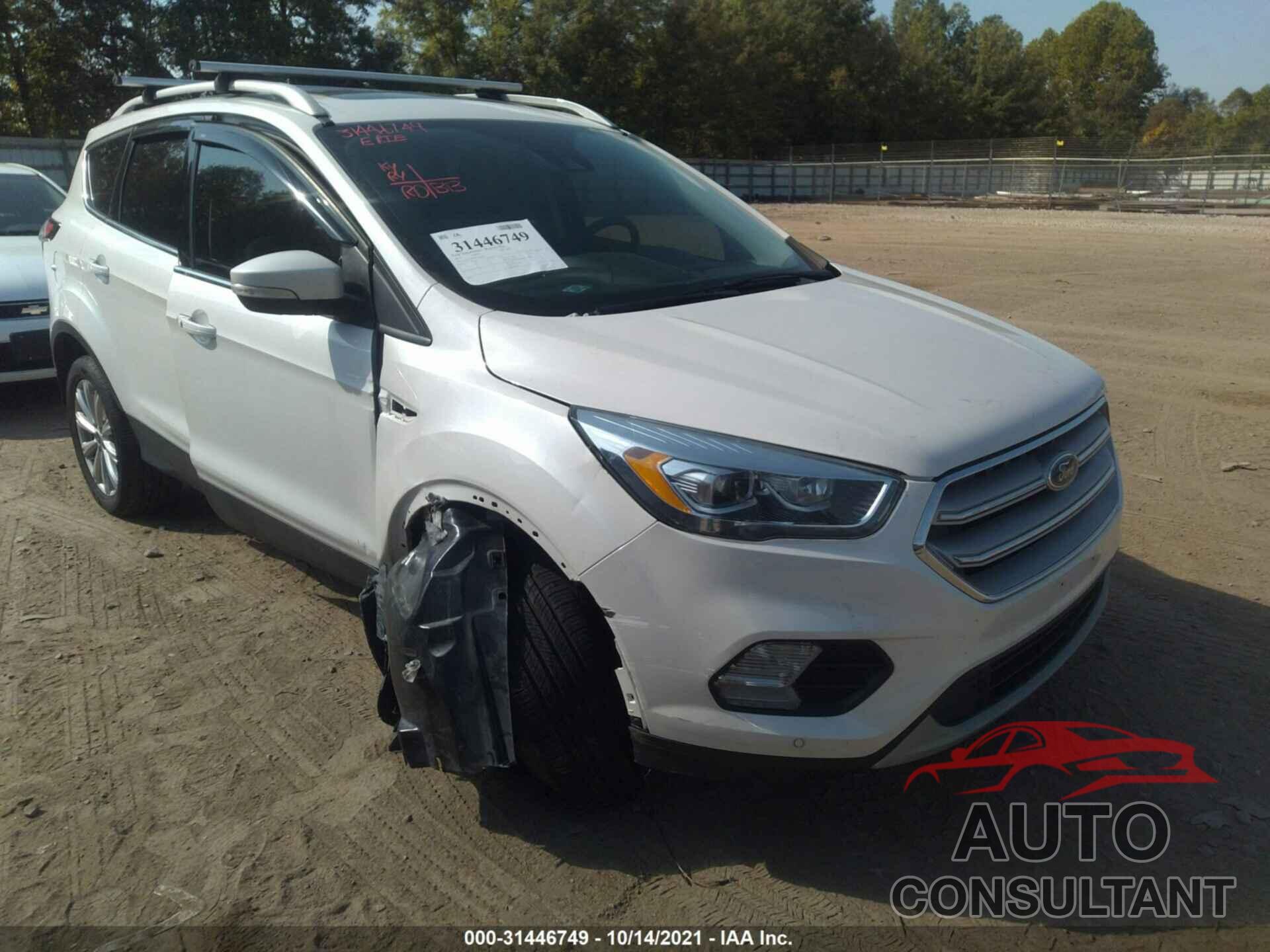 FORD ESCAPE 2017 - 1FMCU9J9XHUB73012
