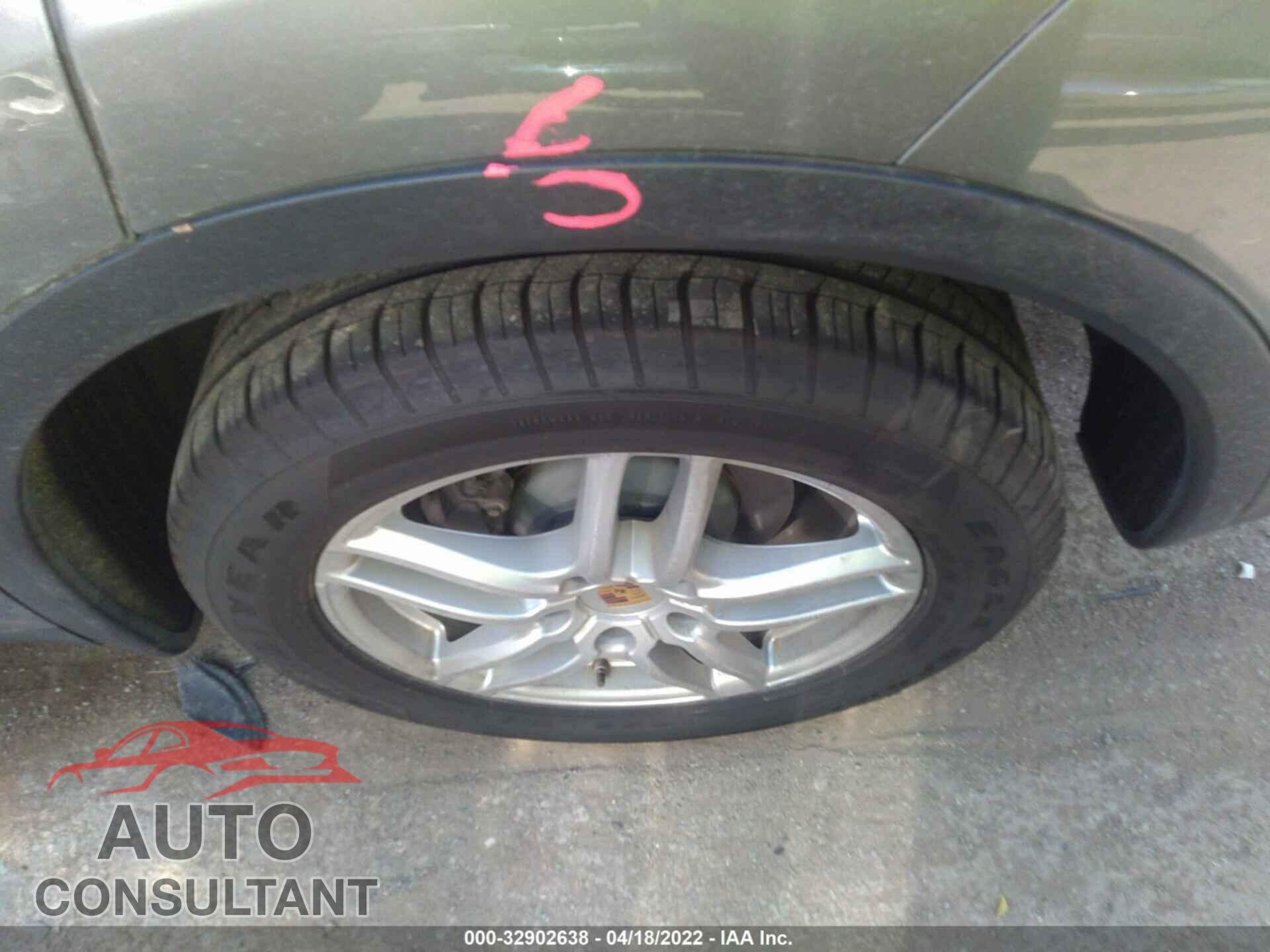 PORSCHE CAYENNE 2016 - WP1AA2A29GKA11475