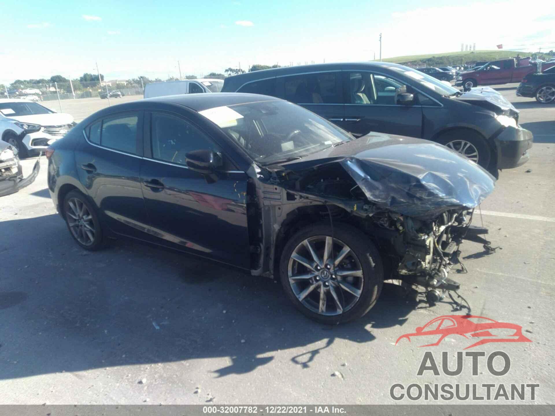 MAZDA MAZDA3 4-DOOR 2018 - 3MZBN1V3XJM249310