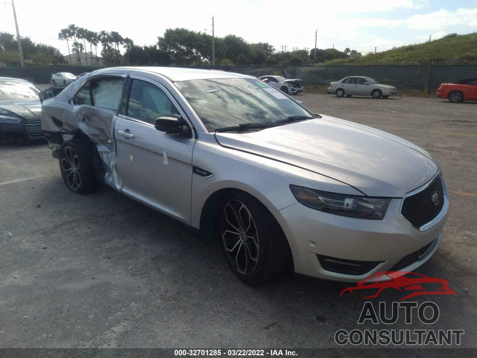 FORD TAURUS 2018 - 1FAHP2KT3JG136283