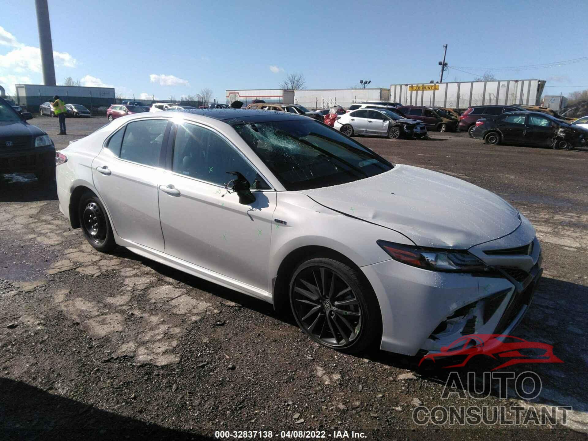 TOYOTA CAMRY 2022 - 4T1K61AK6NU499296