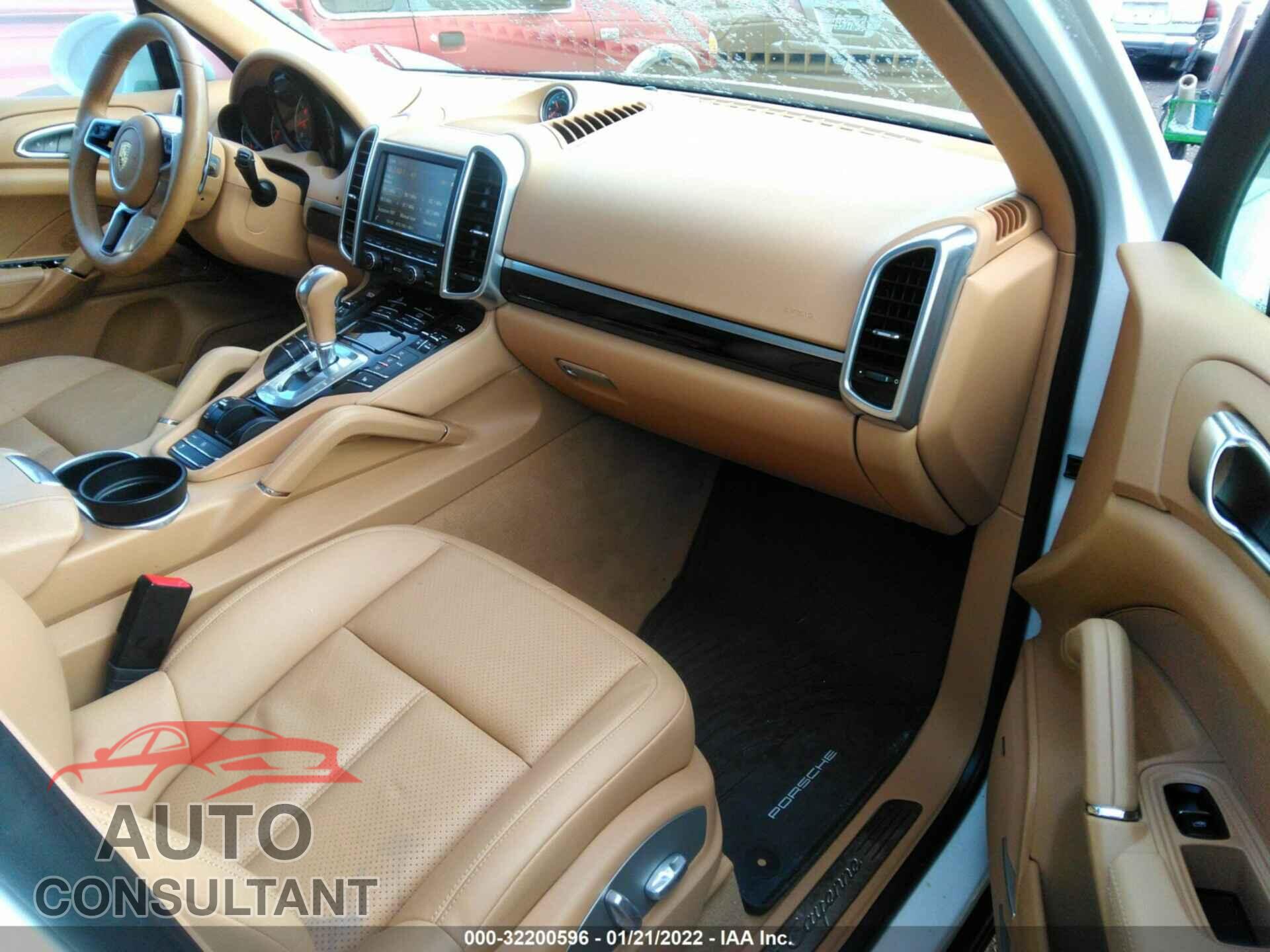 PORSCHE CAYENNE 2016 - WP1AA2A22GLA10808