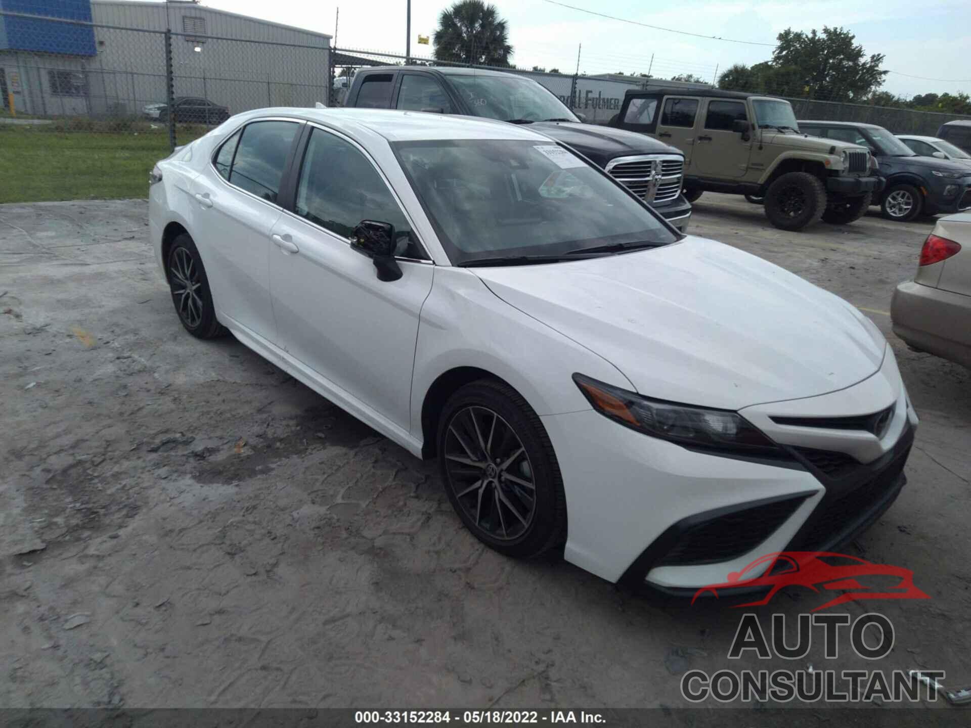 TOYOTA CAMRY 2022 - 4T1G11AK3NU659588
