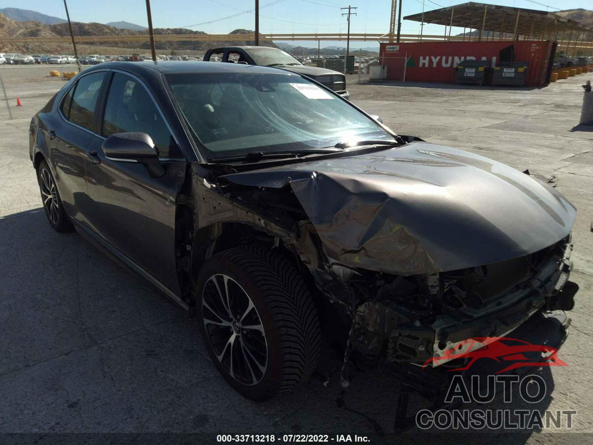 TOYOTA CAMRY 2018 - 4T1B11HK2JU598485