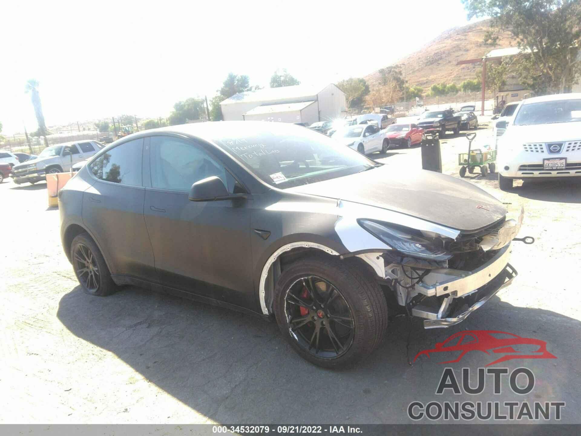 TESLA MODEL Y 2021 - 5YJYGDEE0MF250887