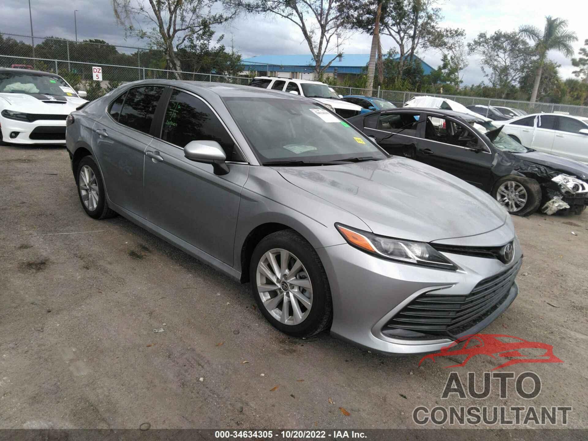 TOYOTA CAMRY 2021 - 4T1C11AK0MU613133