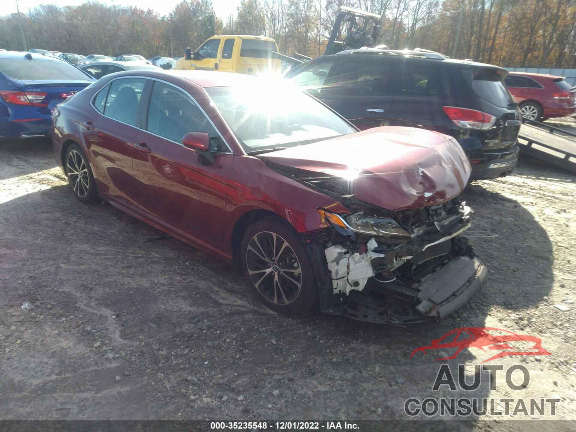 TOYOTA CAMRY 2018 - 4T1B11HK7JU600991