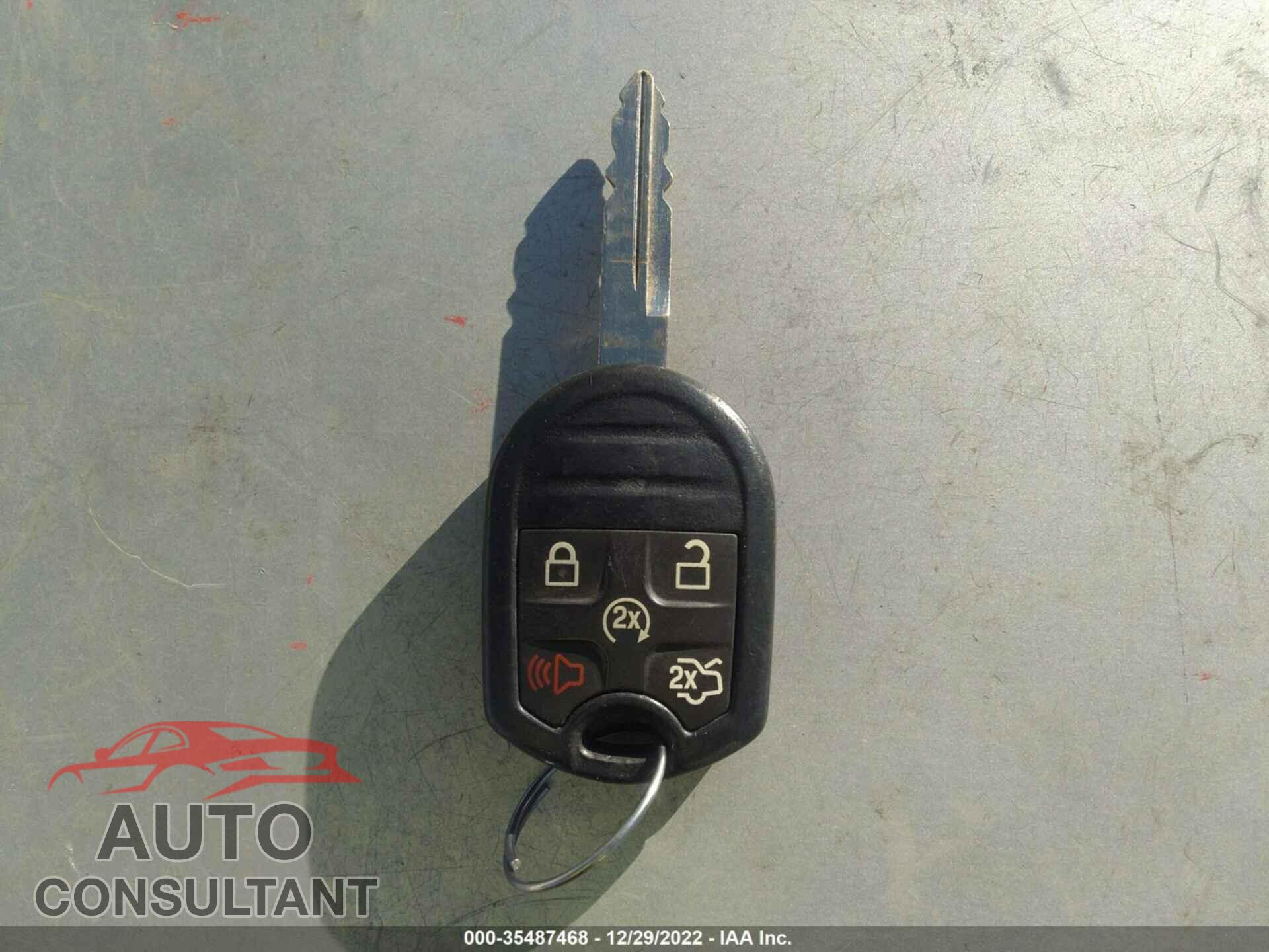 FORD TAURUS 2015 - 1FAHP2E81FG181155