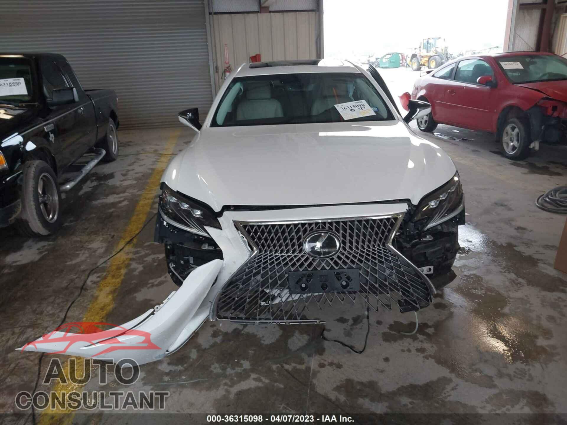 LEXUS LS 2020 - JTHD51FF3L5011374