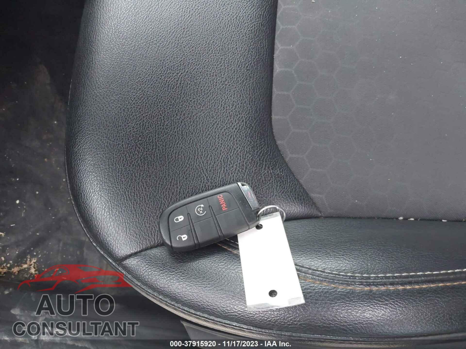 JEEP COMPASS 2019 - 3C4NJDBB8KT678476