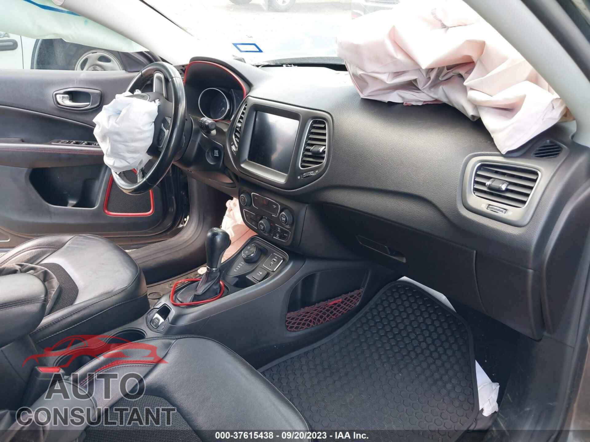JEEP COMPASS 2020 - 3C4NJDDB0LT108857