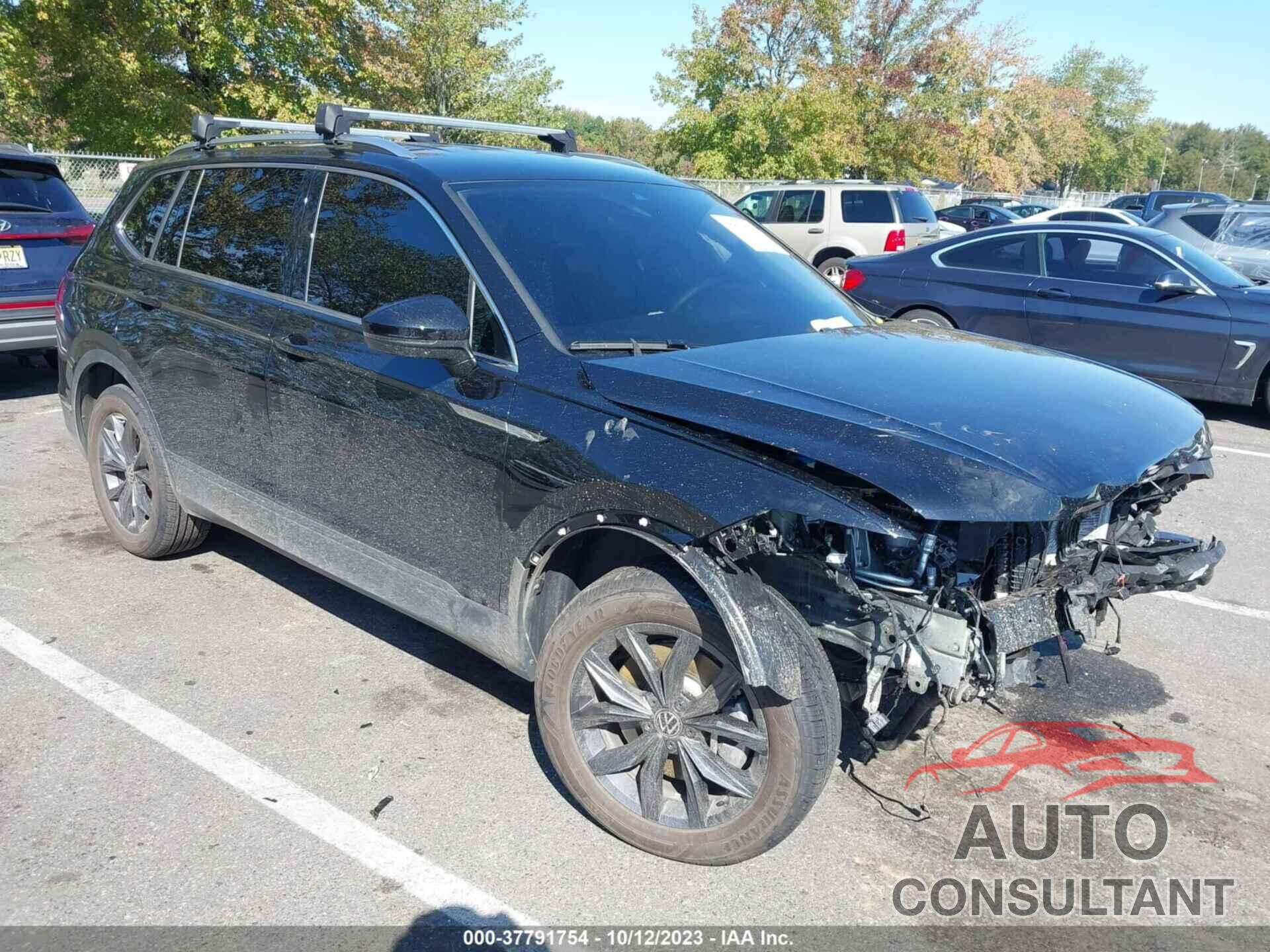 VOLKSWAGEN TIGUAN 2023 - 3VV3B7AX5PM129484