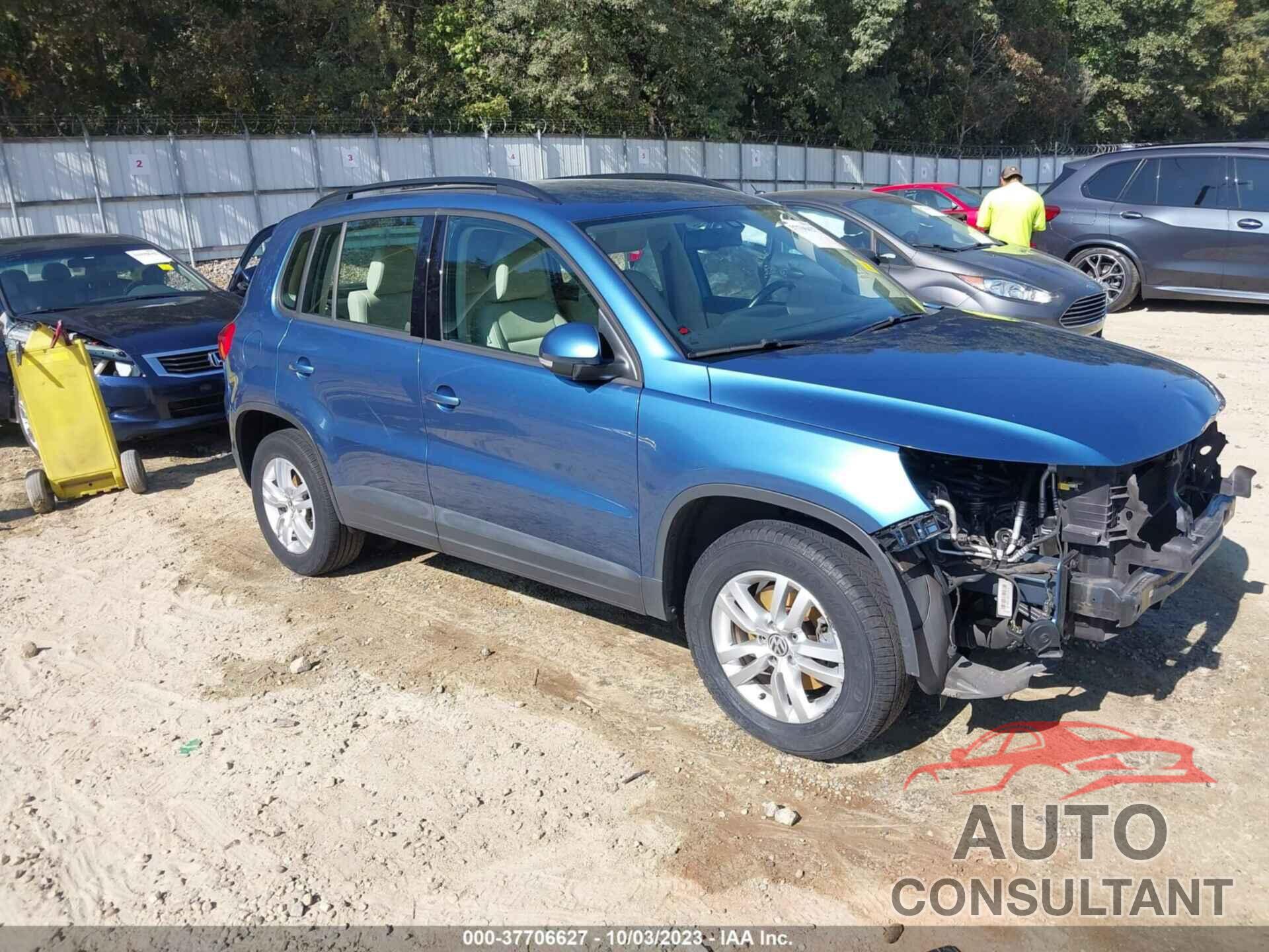 VOLKSWAGEN TIGUAN 2017 - WVGAV7AXXHK029074