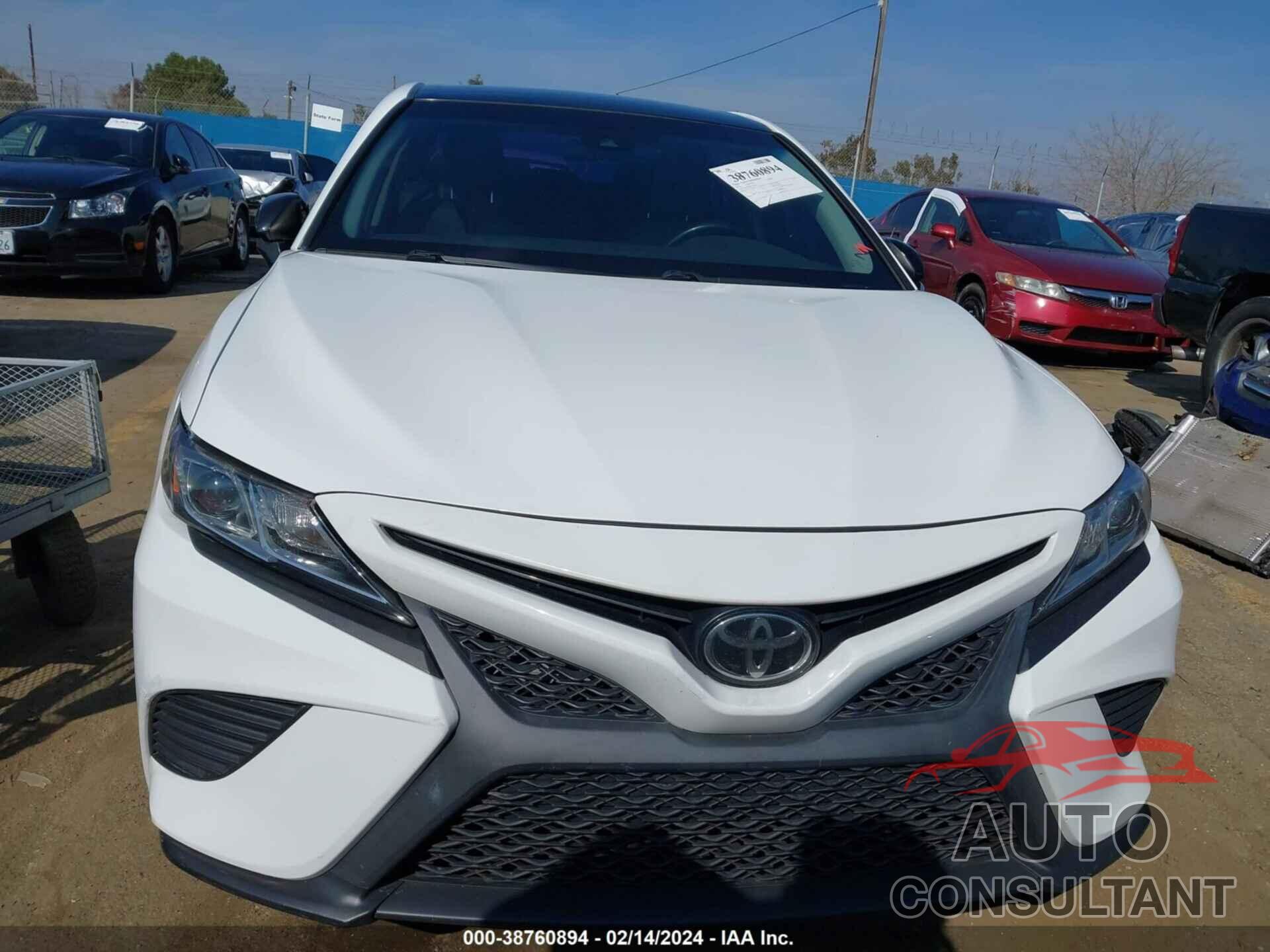 TOYOTA CAMRY 2018 - 4T1B11HK9JU130527