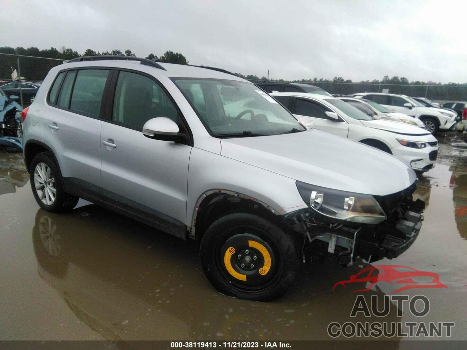 VOLKSWAGEN TIGUAN LIMITED 2018 - WVGAV7AX8JK001277