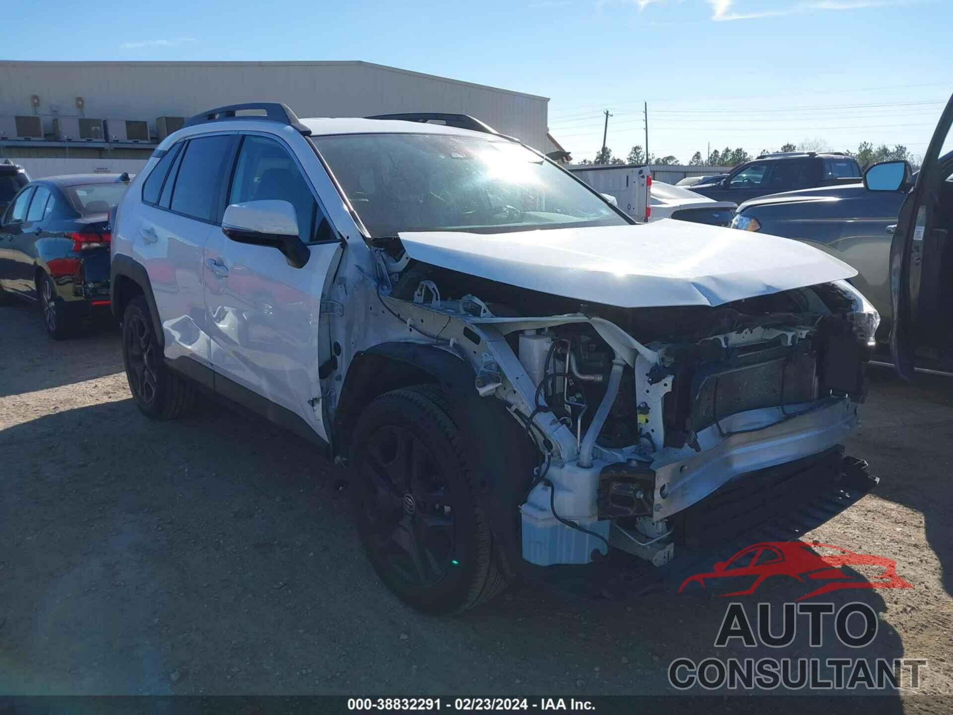 TOYOTA RAV4 2022 - 2T3J1RFV2NW269483