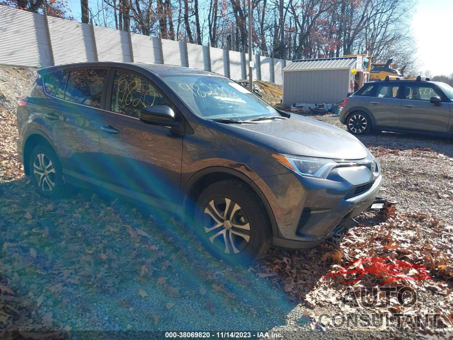 TOYOTA RAV4 2018 - JTMBFREV6JJ260916