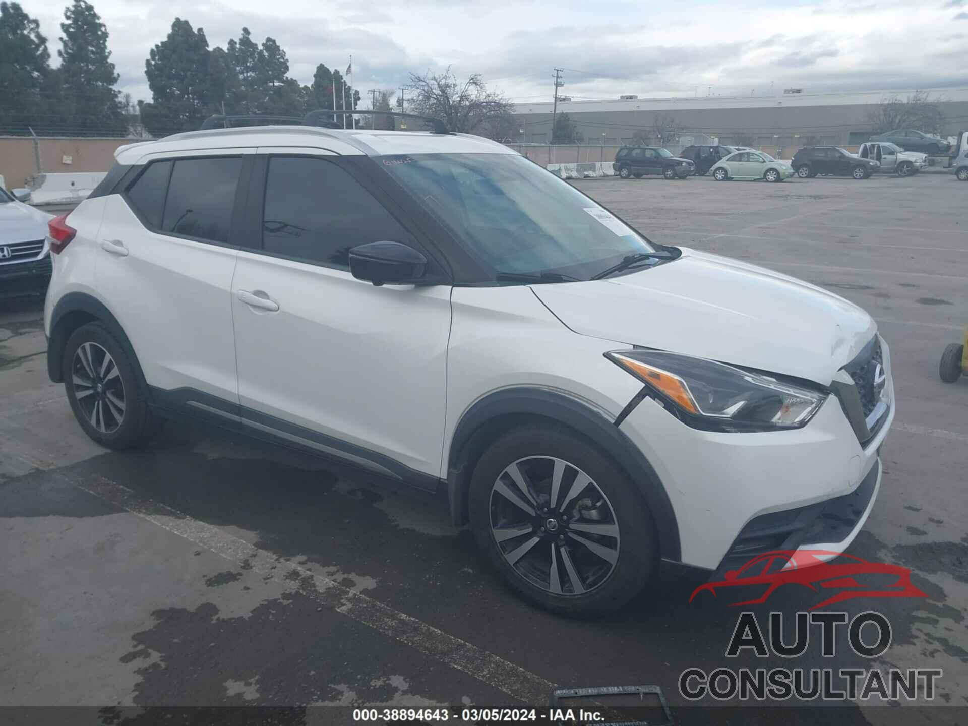 NISSAN KICKS 2018 - 3N1CP5CU6JL514155