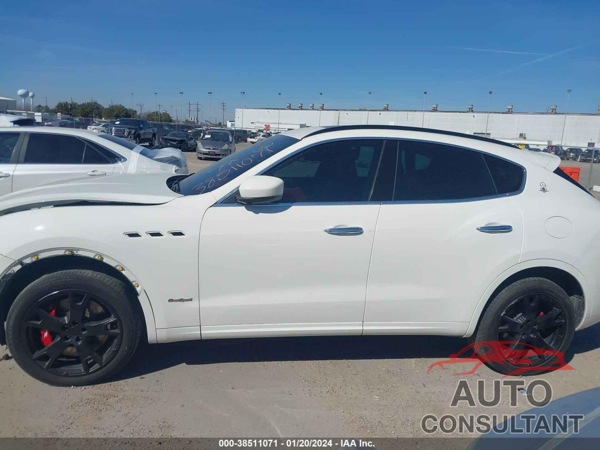 MASERATI LEVANTE 2018 - ZN661YUS3JX303573