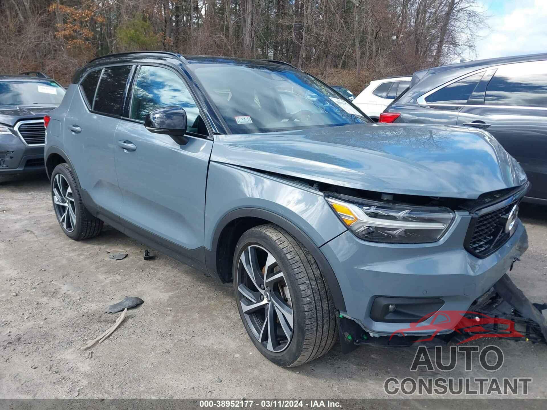 VOLVO XC40 2021 - YV4162UMXM2460365