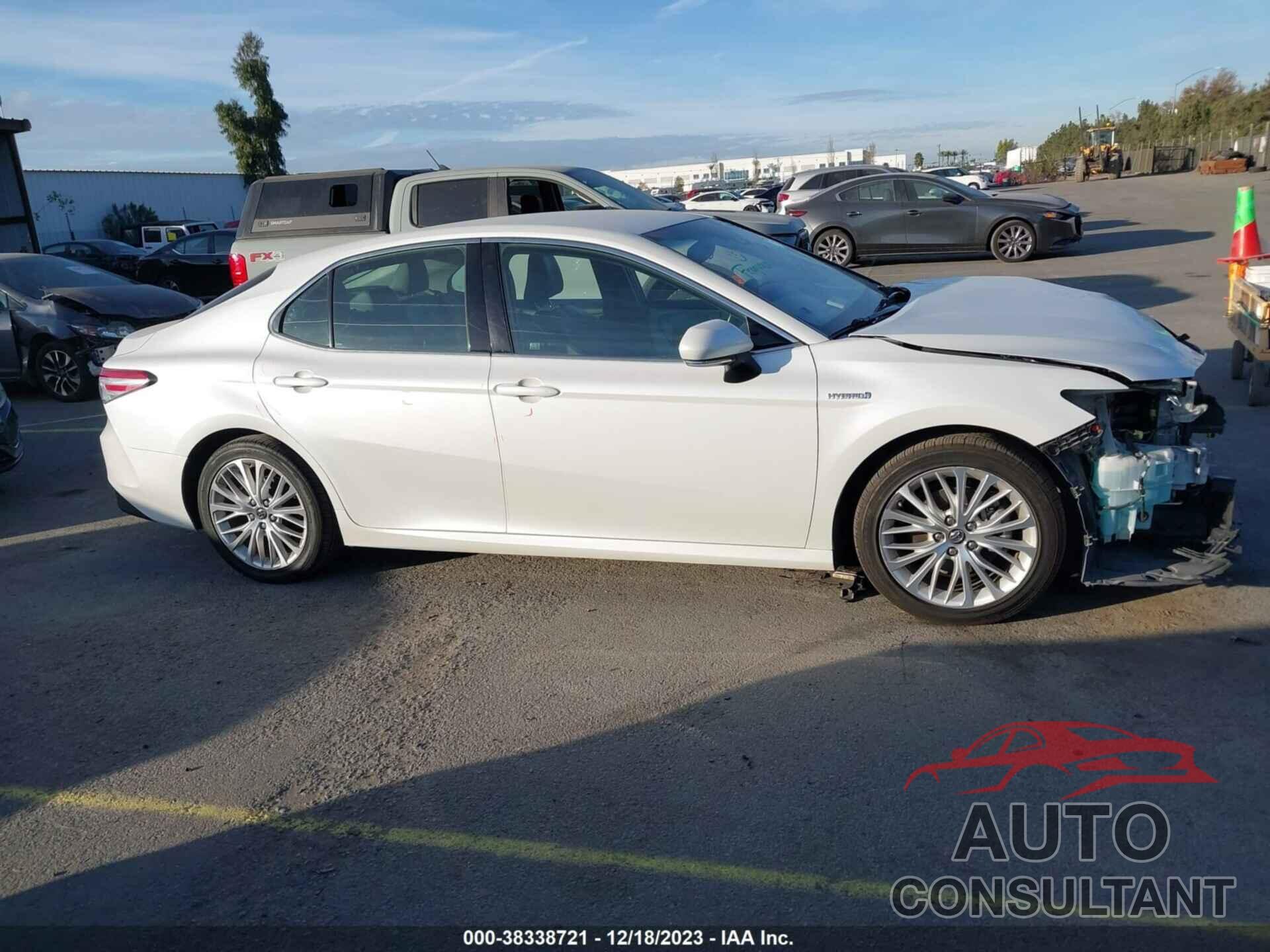 TOYOTA CAMRY HYBRID 2018 - 4T1B21HK7JU001165