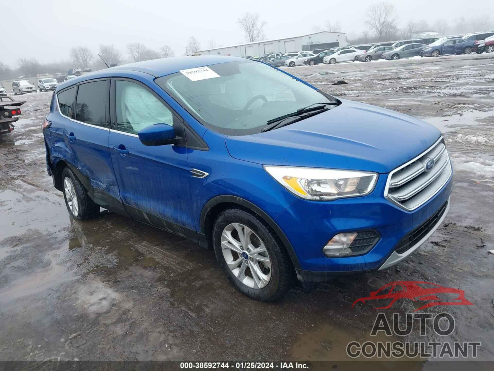 FORD ESCAPE 2017 - 1FMCU9GD1HUF06015