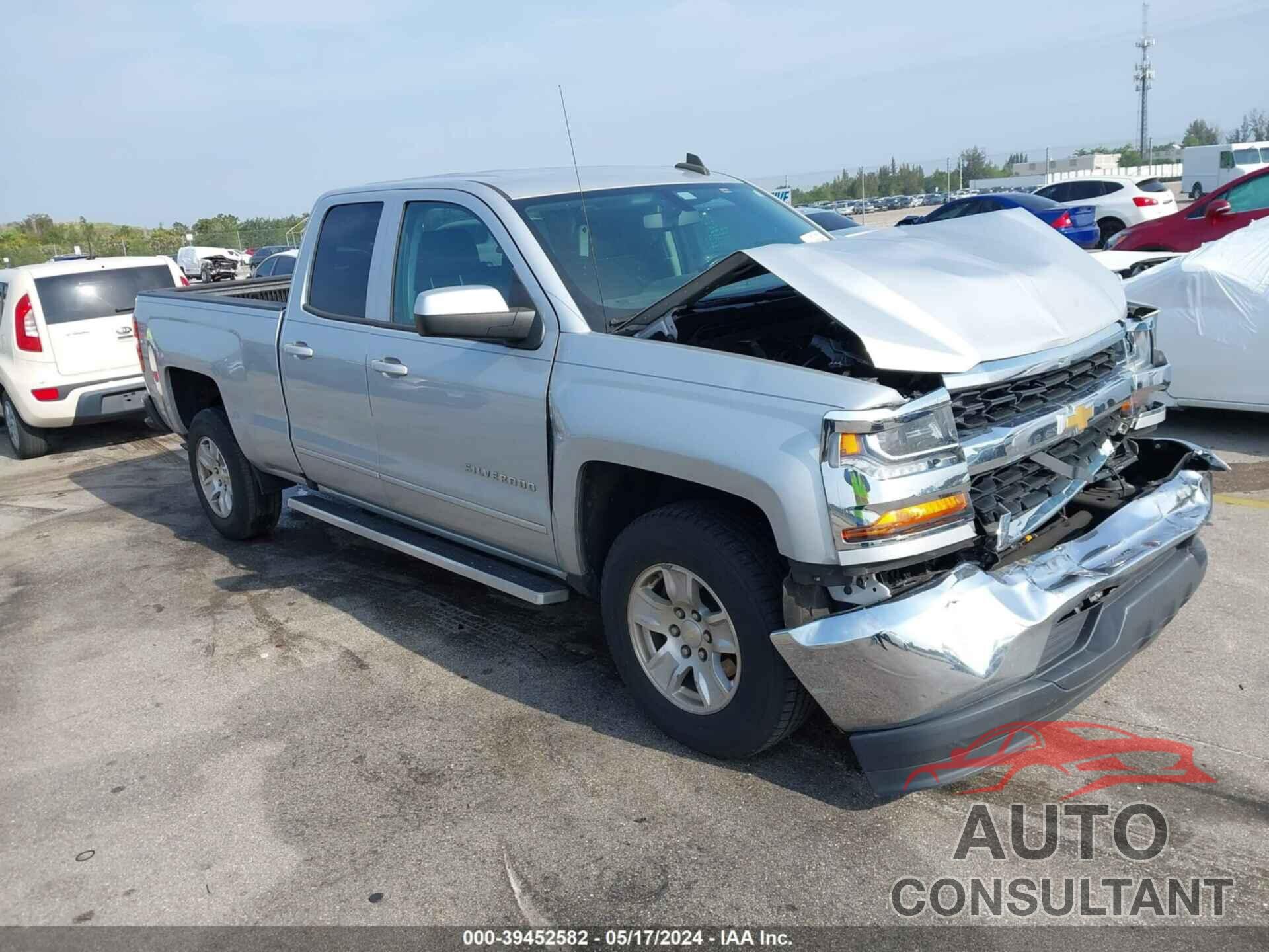 CHEVROLET SILVERADO 1500 2018 - 1GCRCREH0JZ309949