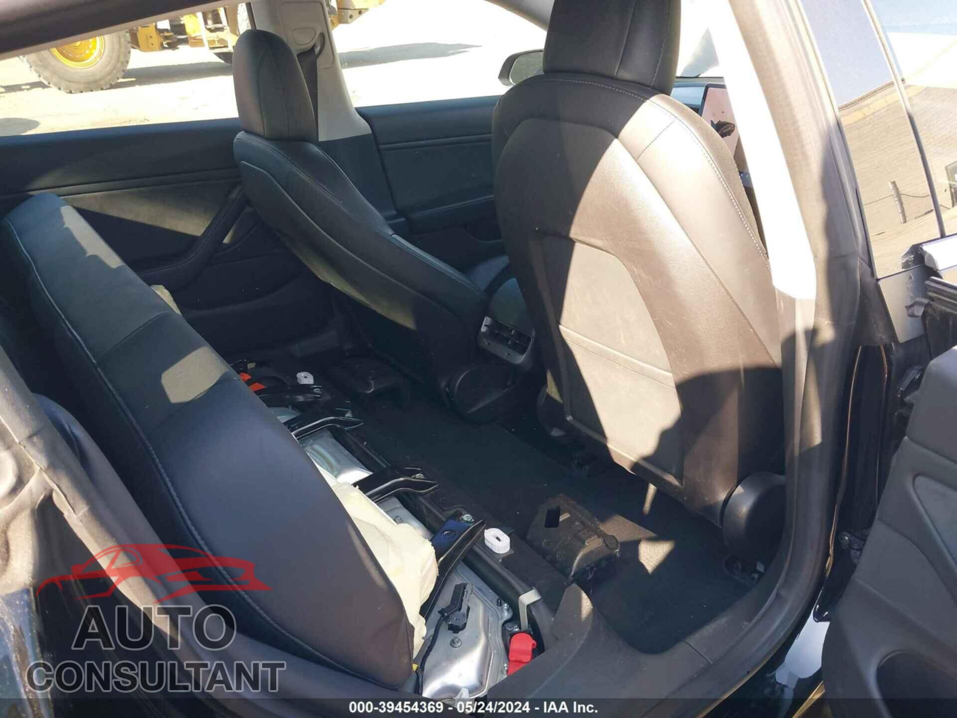 TESLA MODEL 3 2018 - 5YJ3E1EB5JF127408