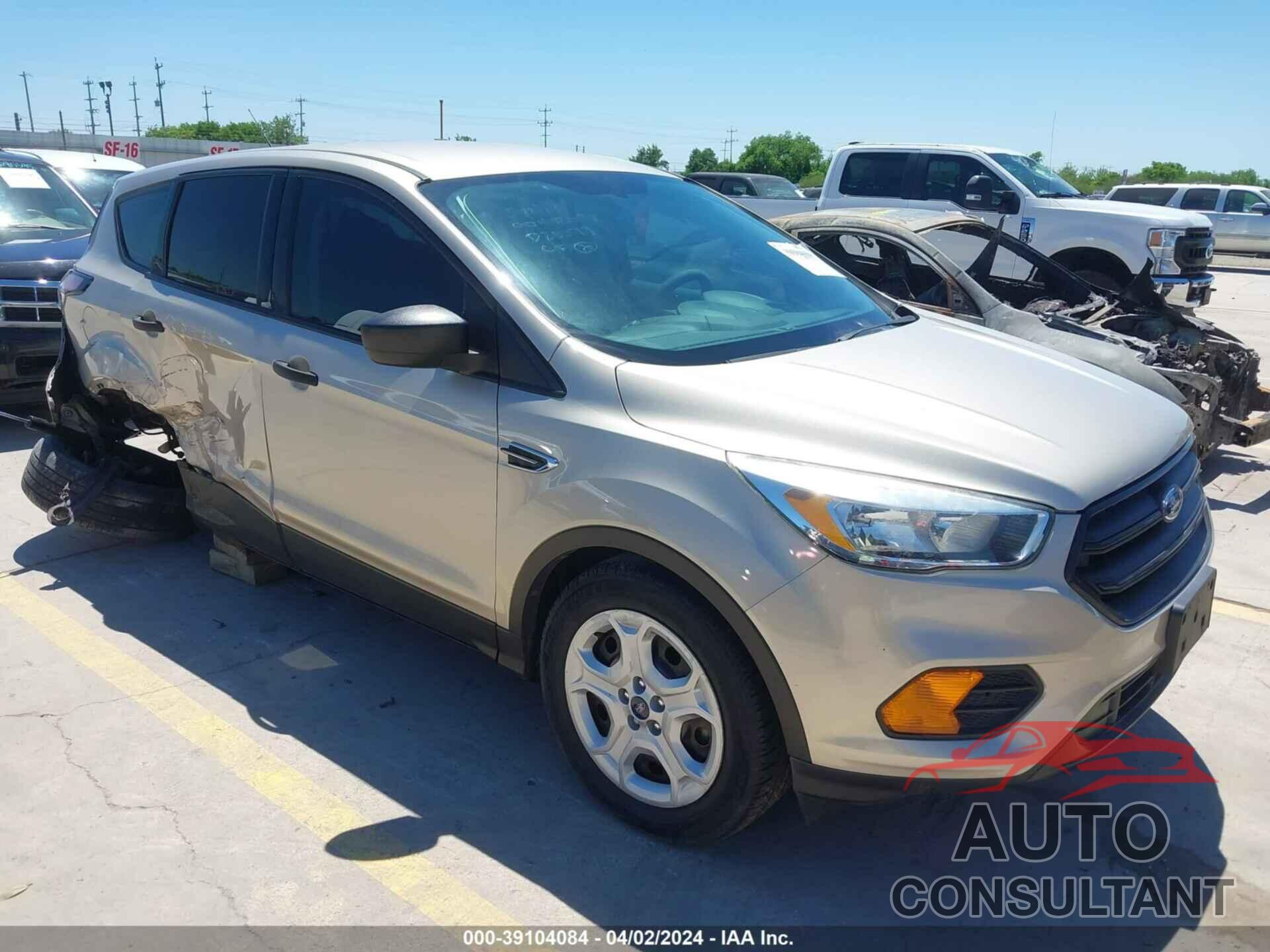 FORD ESCAPE 2017 - 1FMCU0F73HUD28079