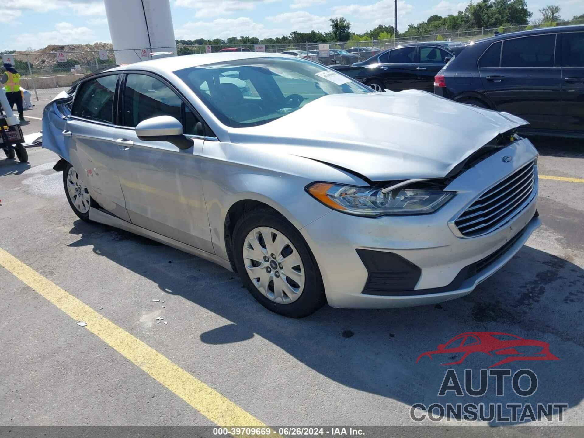 FORD FUSION 2019 - 3FA6P0G75KR250531