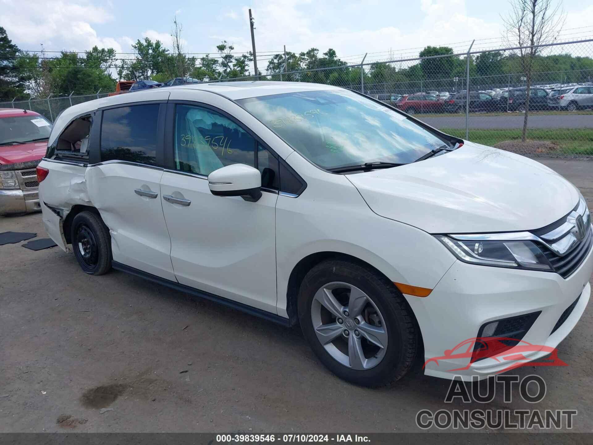 HONDA ODYSSEY 2018 - 5FNRL6H75JB084547