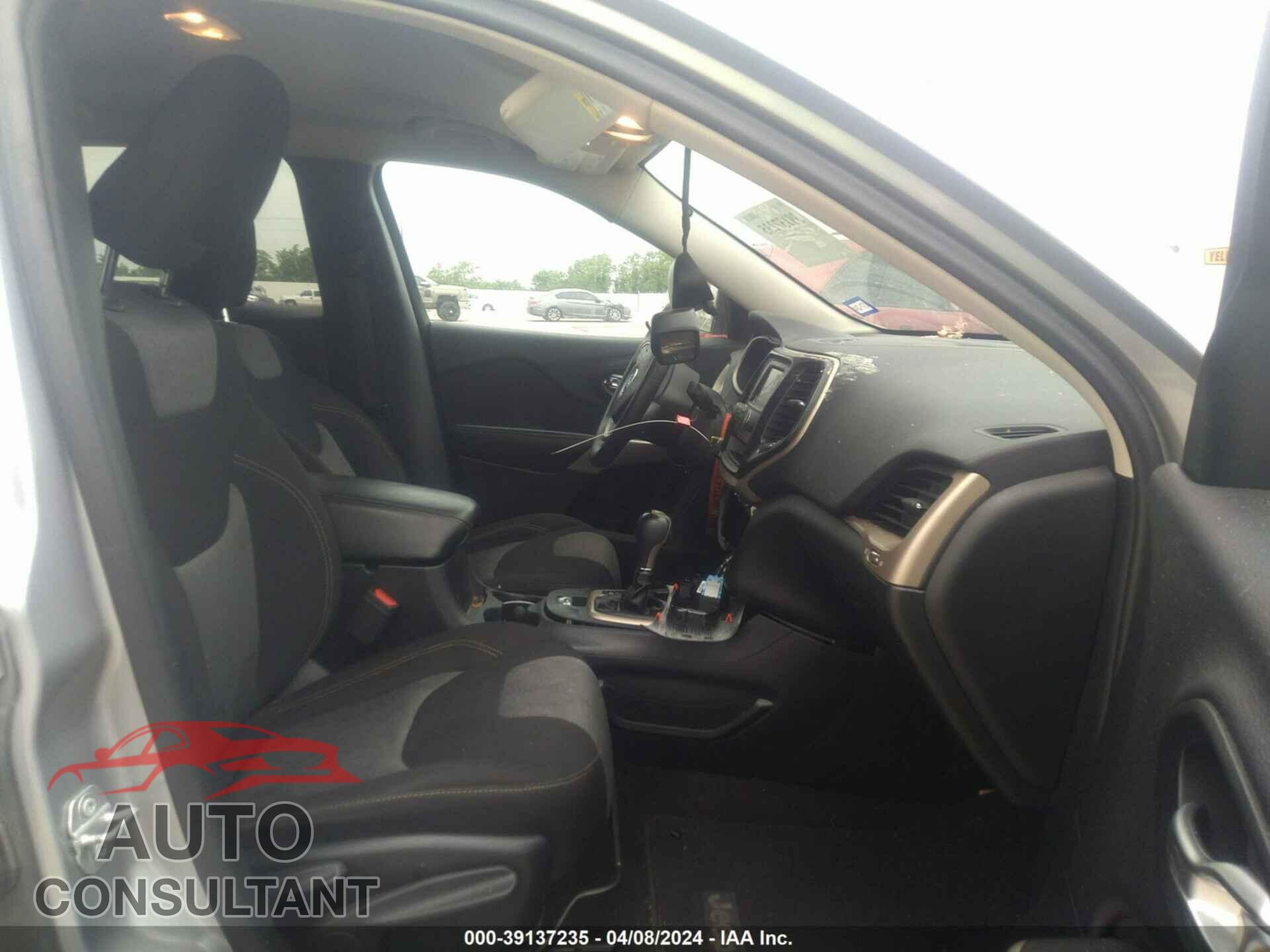 JEEP CHEROKEE 2018 - 1C4PJLCB2JD511357