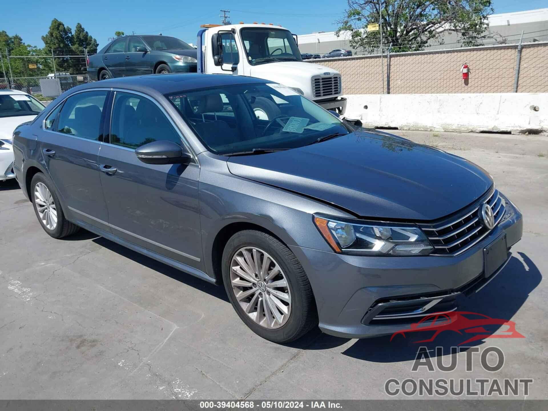VOLKSWAGEN PASSAT 2017 - 1VWBT7A32HC072102