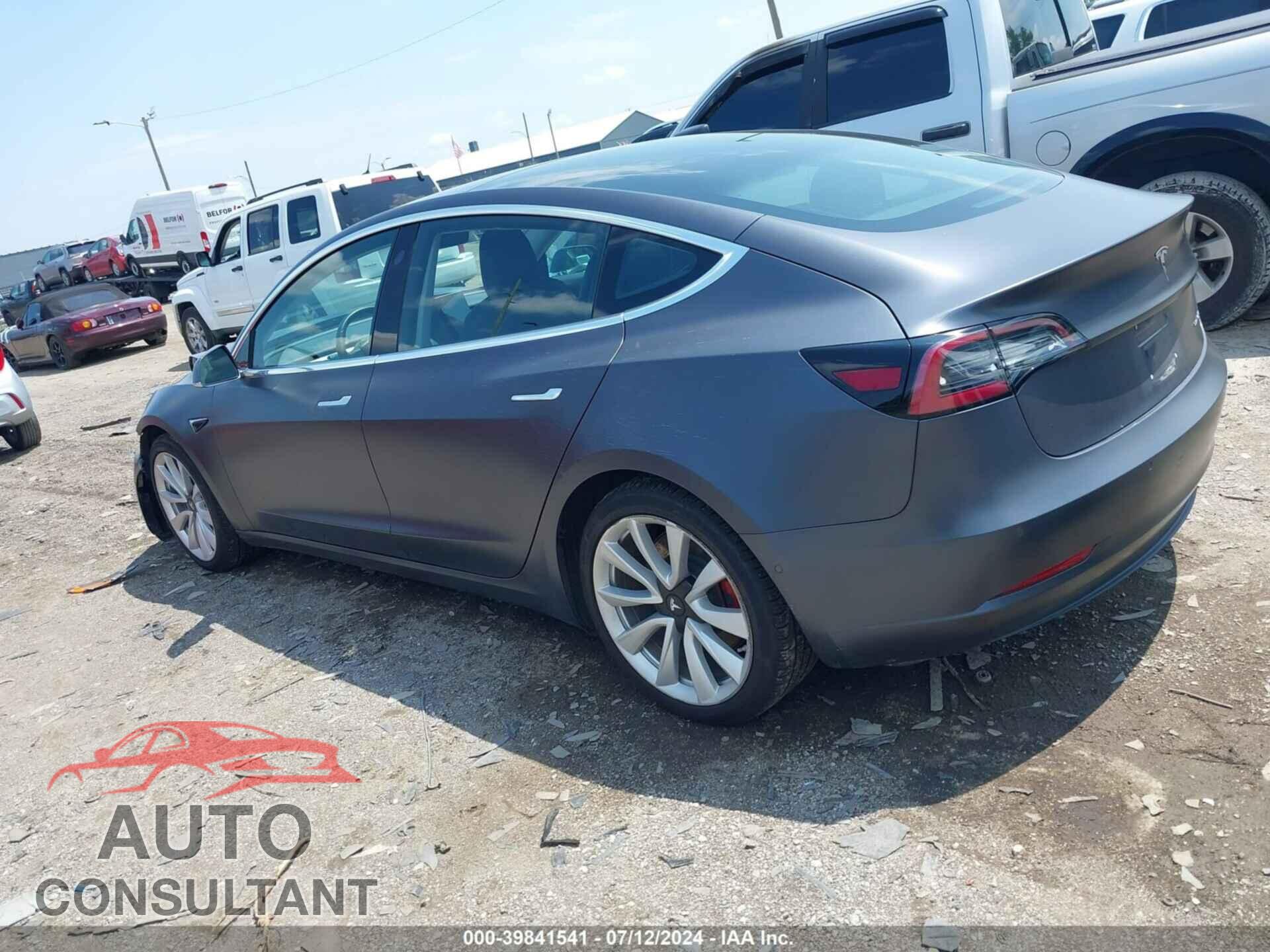 TESLA MODEL 3 2018 - 5YJ3E1EB5JF145357