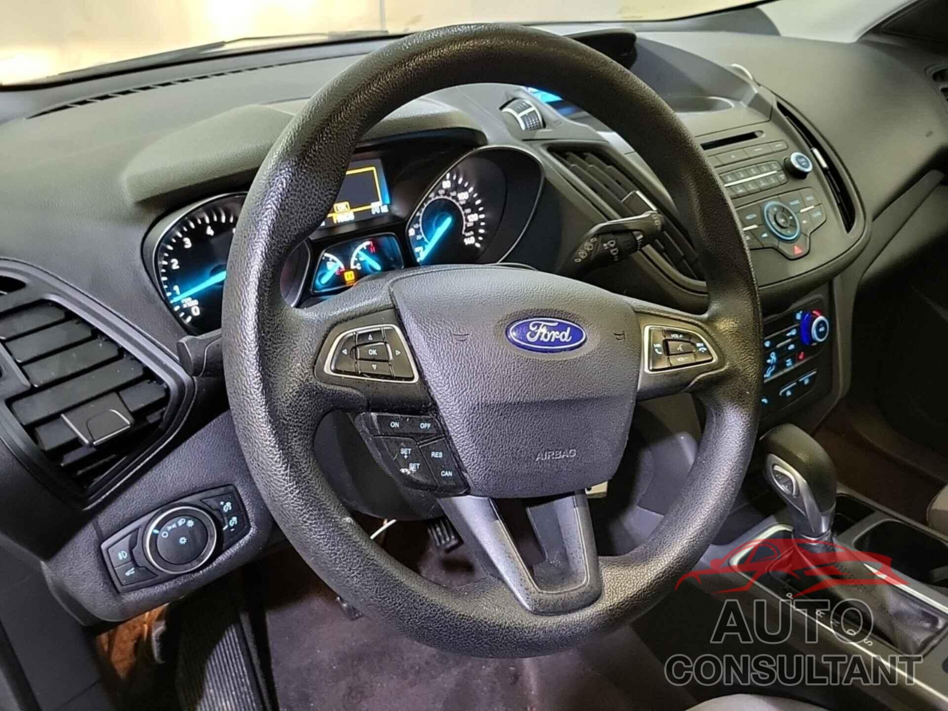 FORD ESCAPE 2018 - 1FMCU0GD2JUA76139