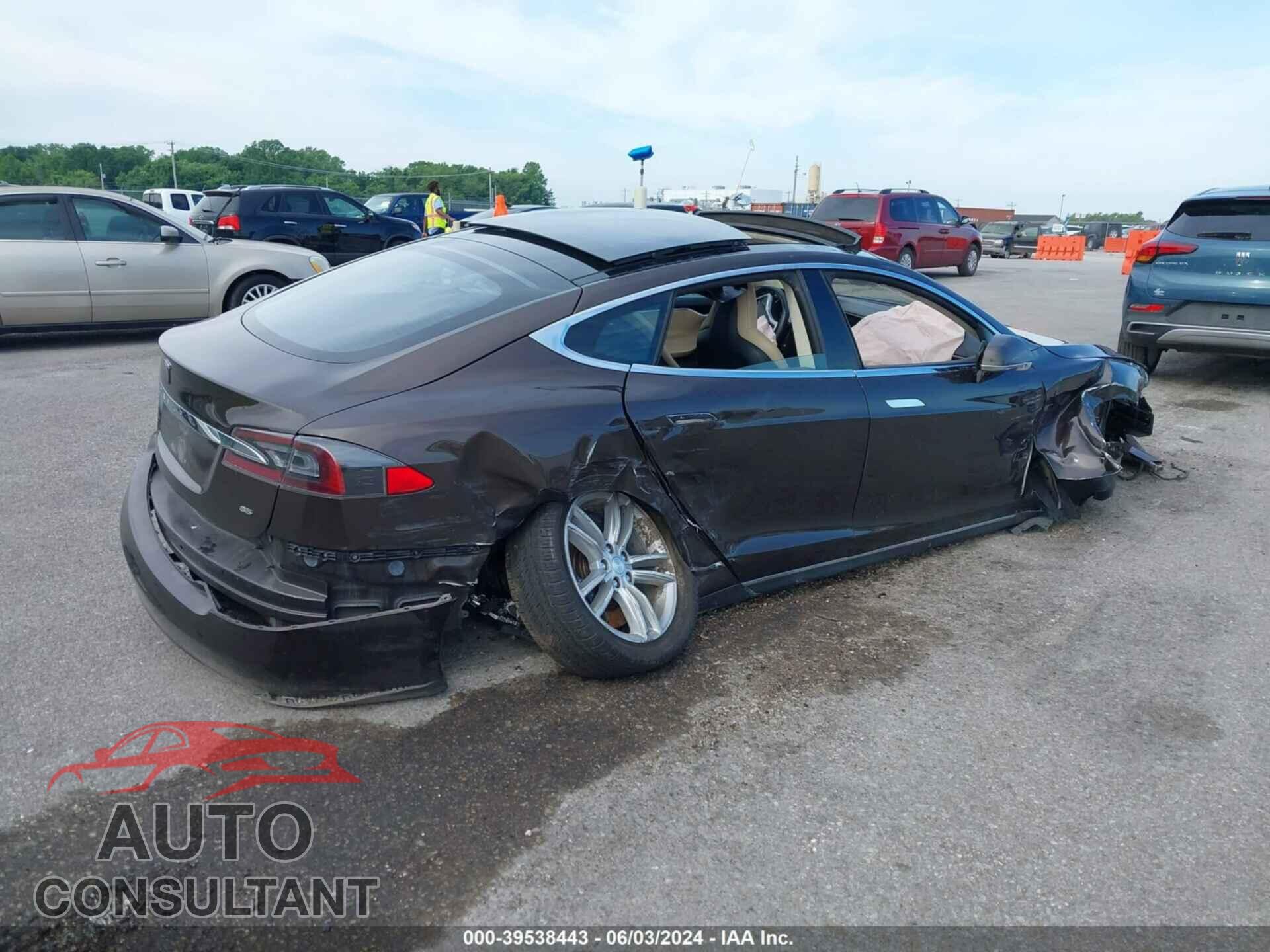 TESLA MODEL S 2014 - 5YJSA1H13EFP53121