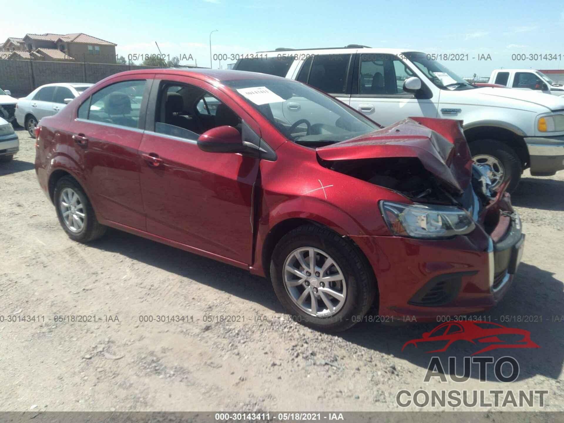 CHEVROLET SONIC 2018 - 1G1JD5SH8J4118969