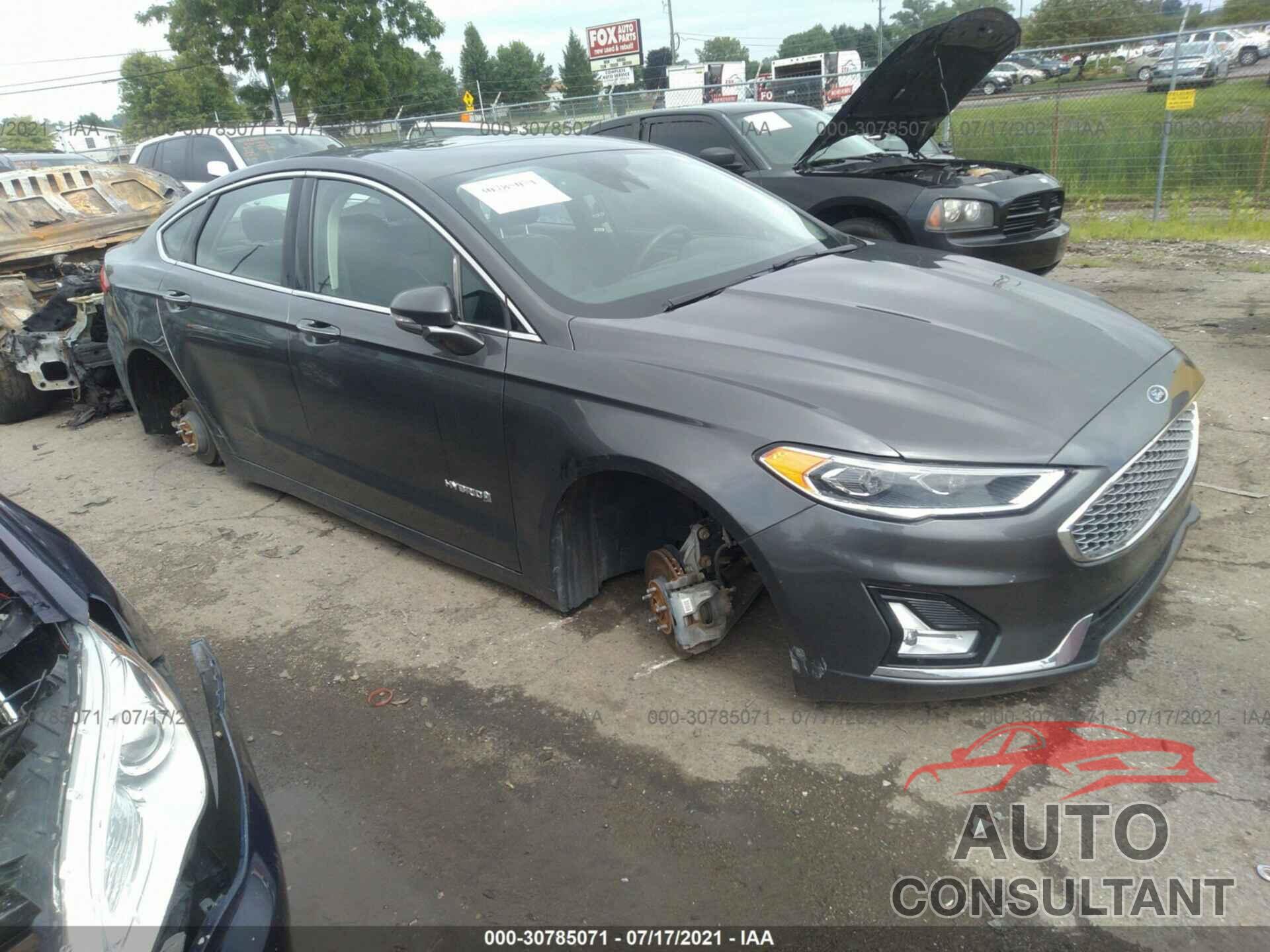 FORD FUSION HYBRID 2019 - 3FA6P0RU5KR155776