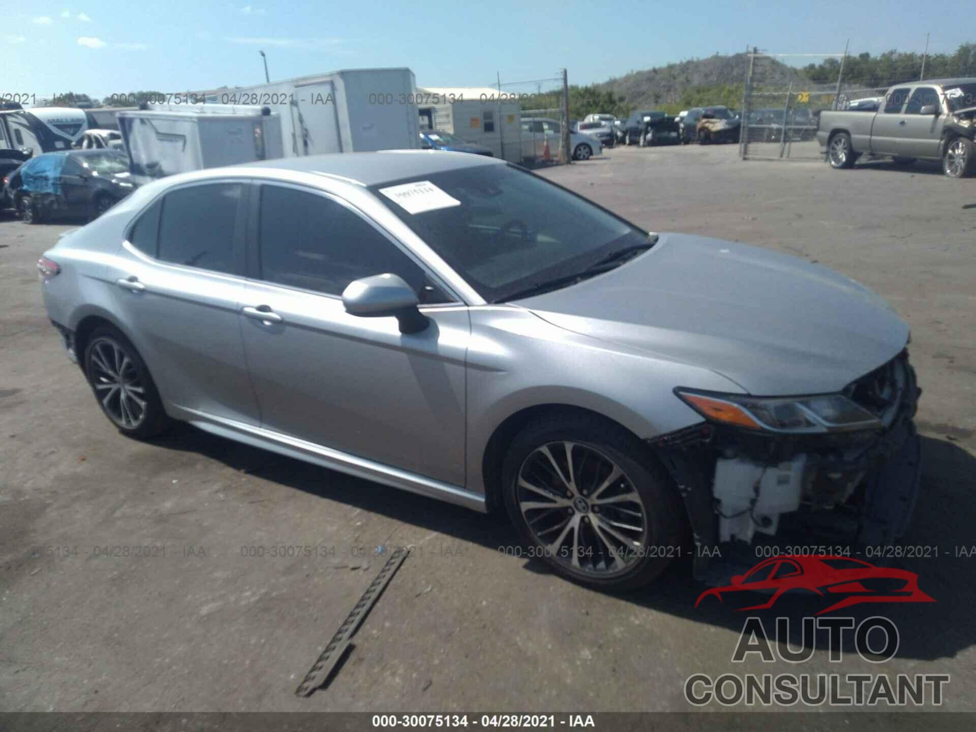TOYOTA CAMRY 2018 - 4T1B11HKXJU579635
