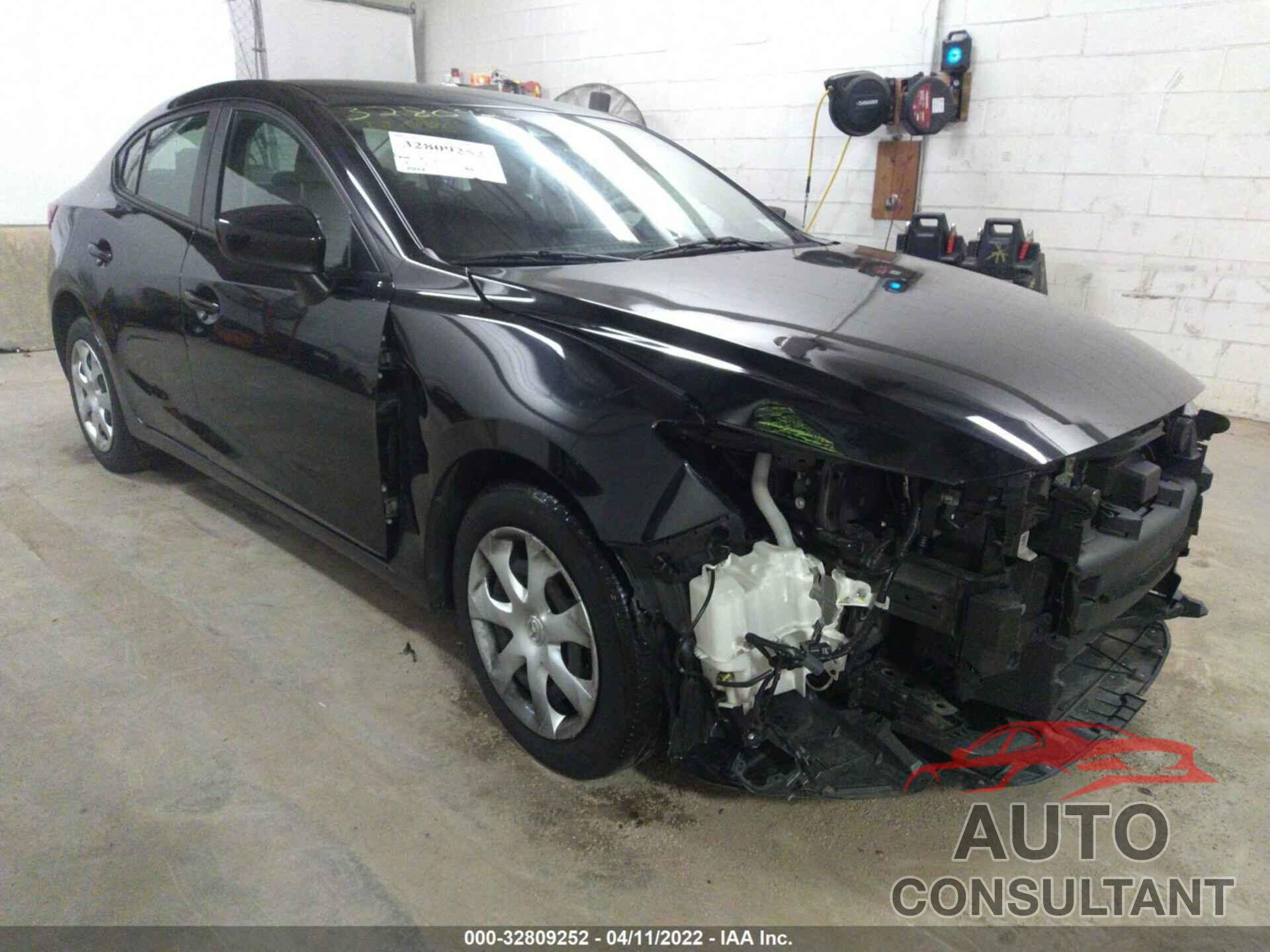 MAZDA MAZDA3 4-DOOR 2018 - 3MZBN1U74JM223323